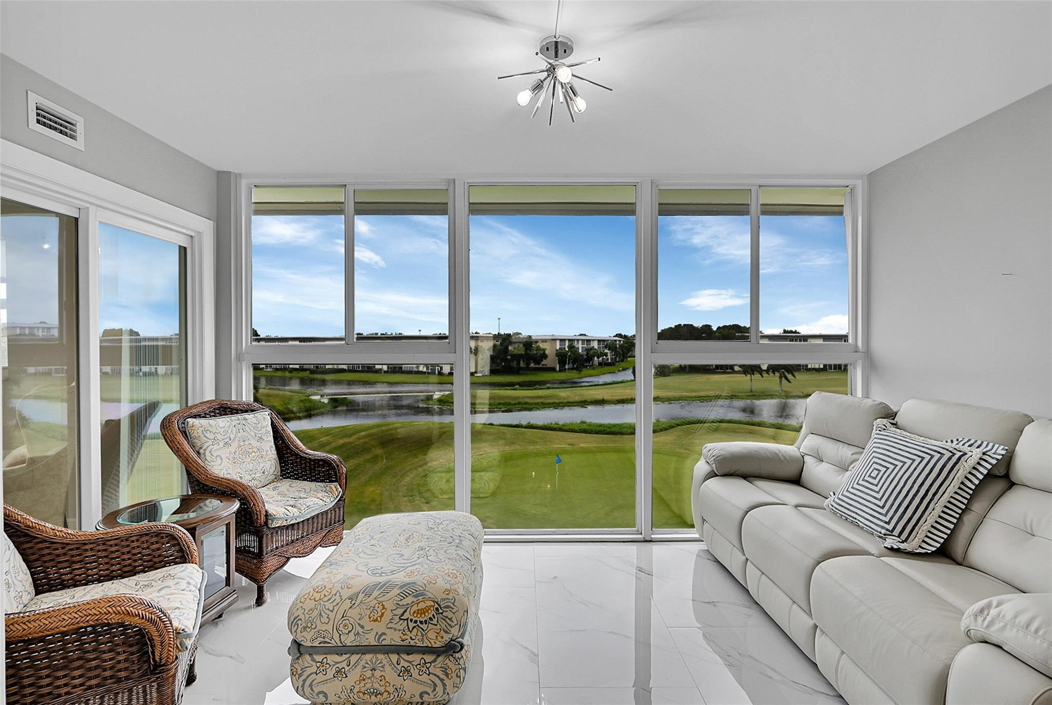 3502 Bimini Ln E4