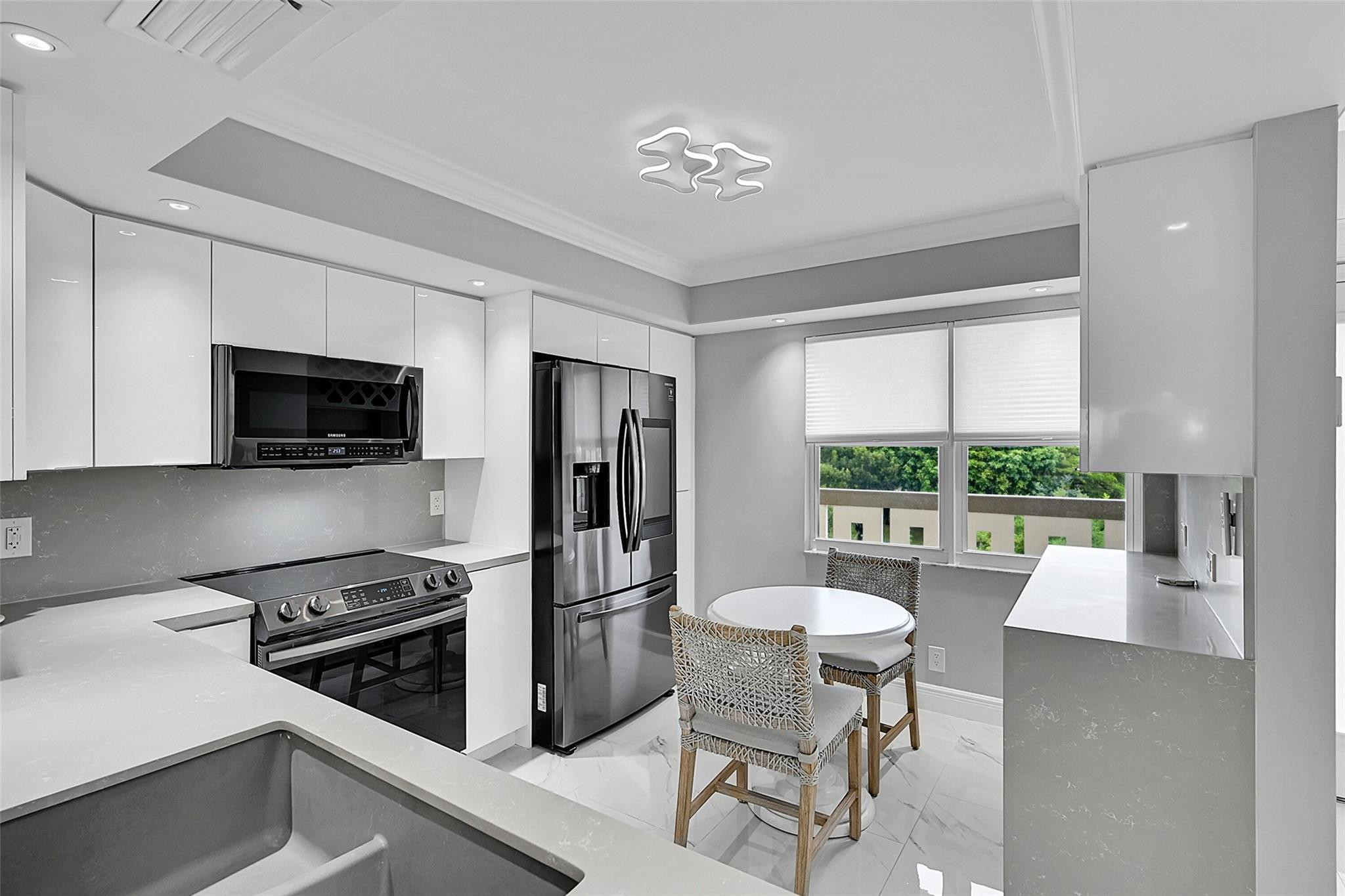 3502 Bimini Ln E4