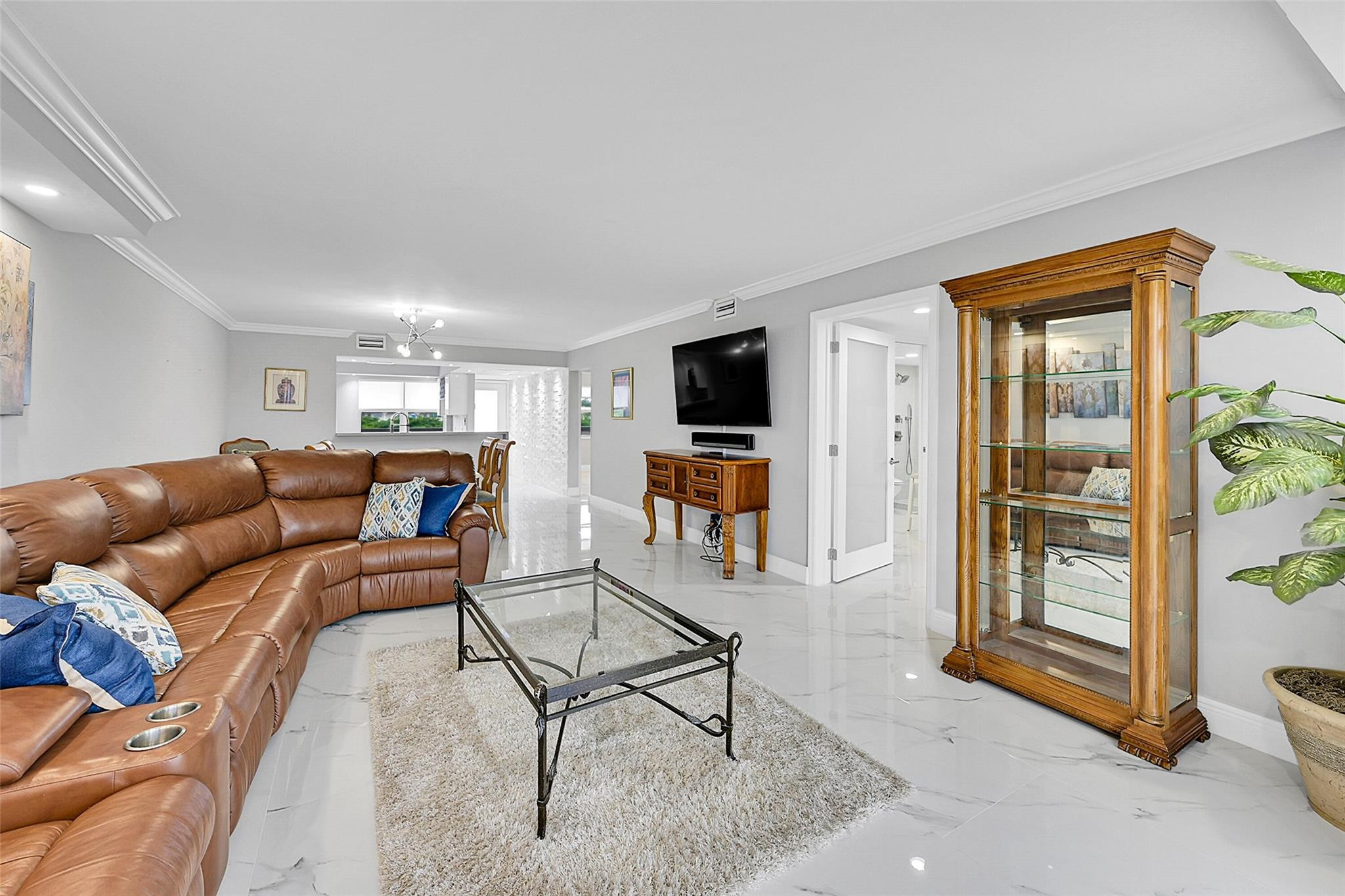 3502 Bimini Ln E4