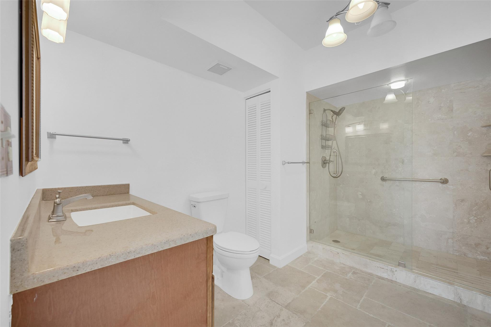 6670 Villa Sonrisa Dr 211