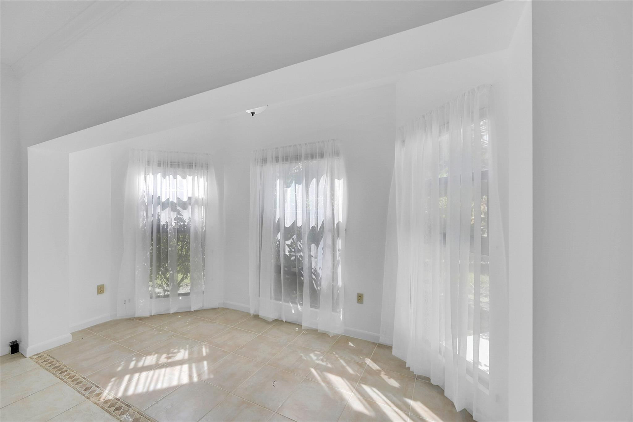 6670 Villa Sonrisa Dr 211