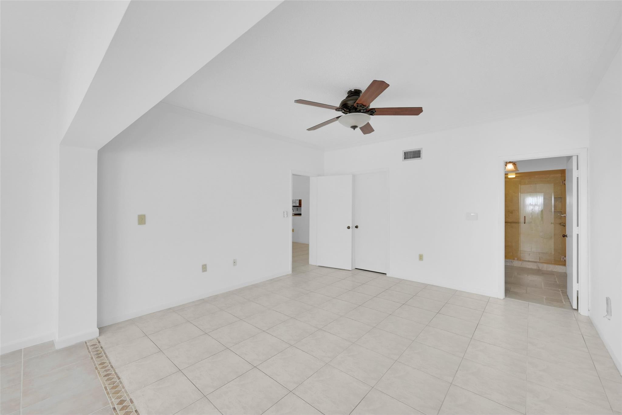 6670 Villa Sonrisa Dr 211