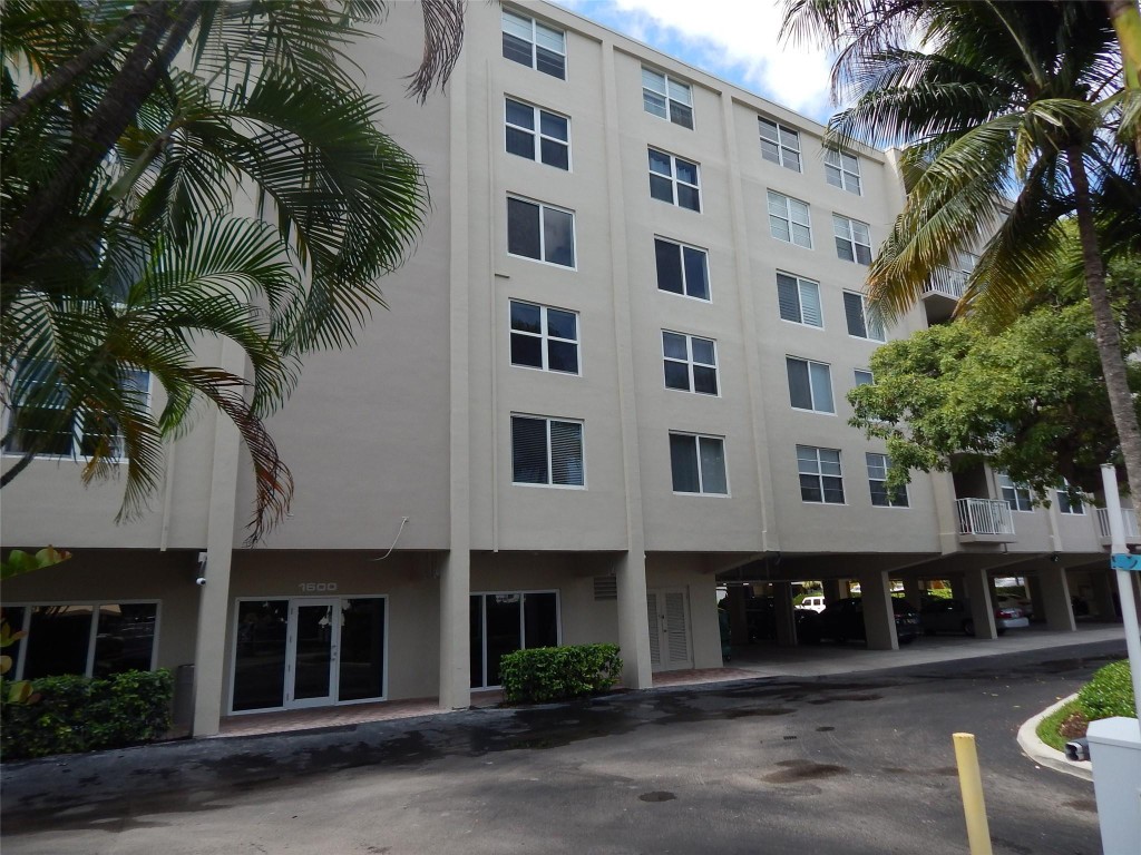 1600 SE 15th St 302