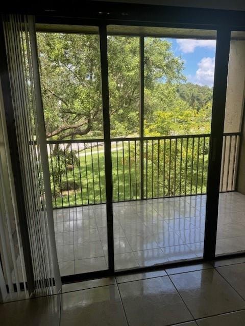 380 Racquet Club Rd