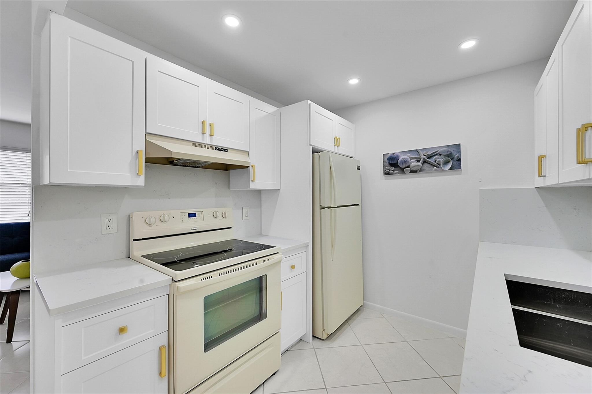3404 Bimini Ln J2