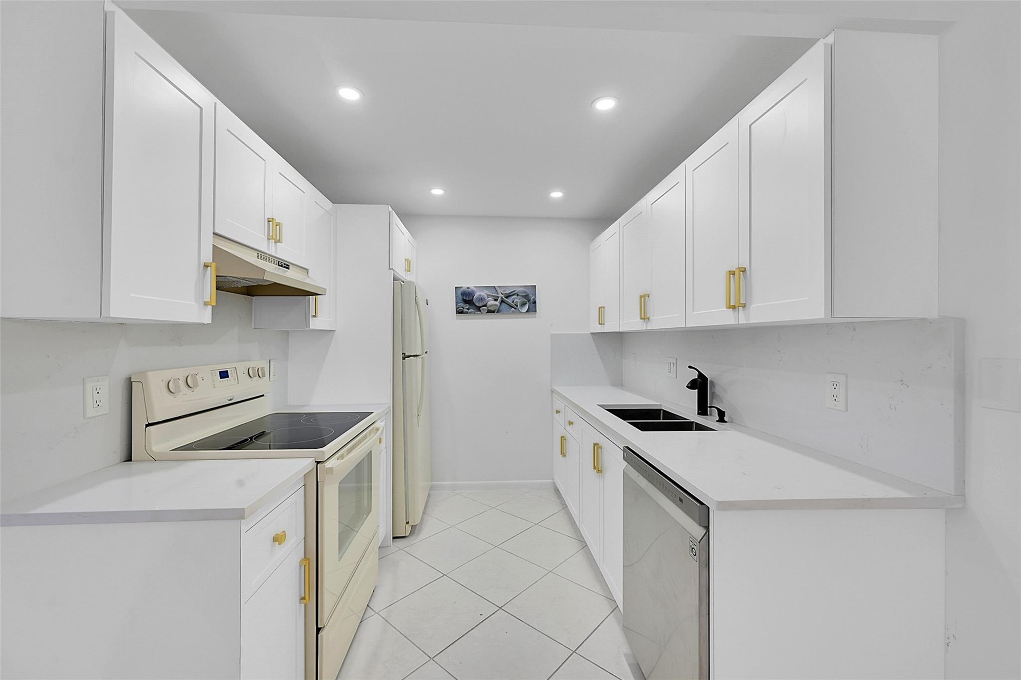 3404 Bimini Ln J2
