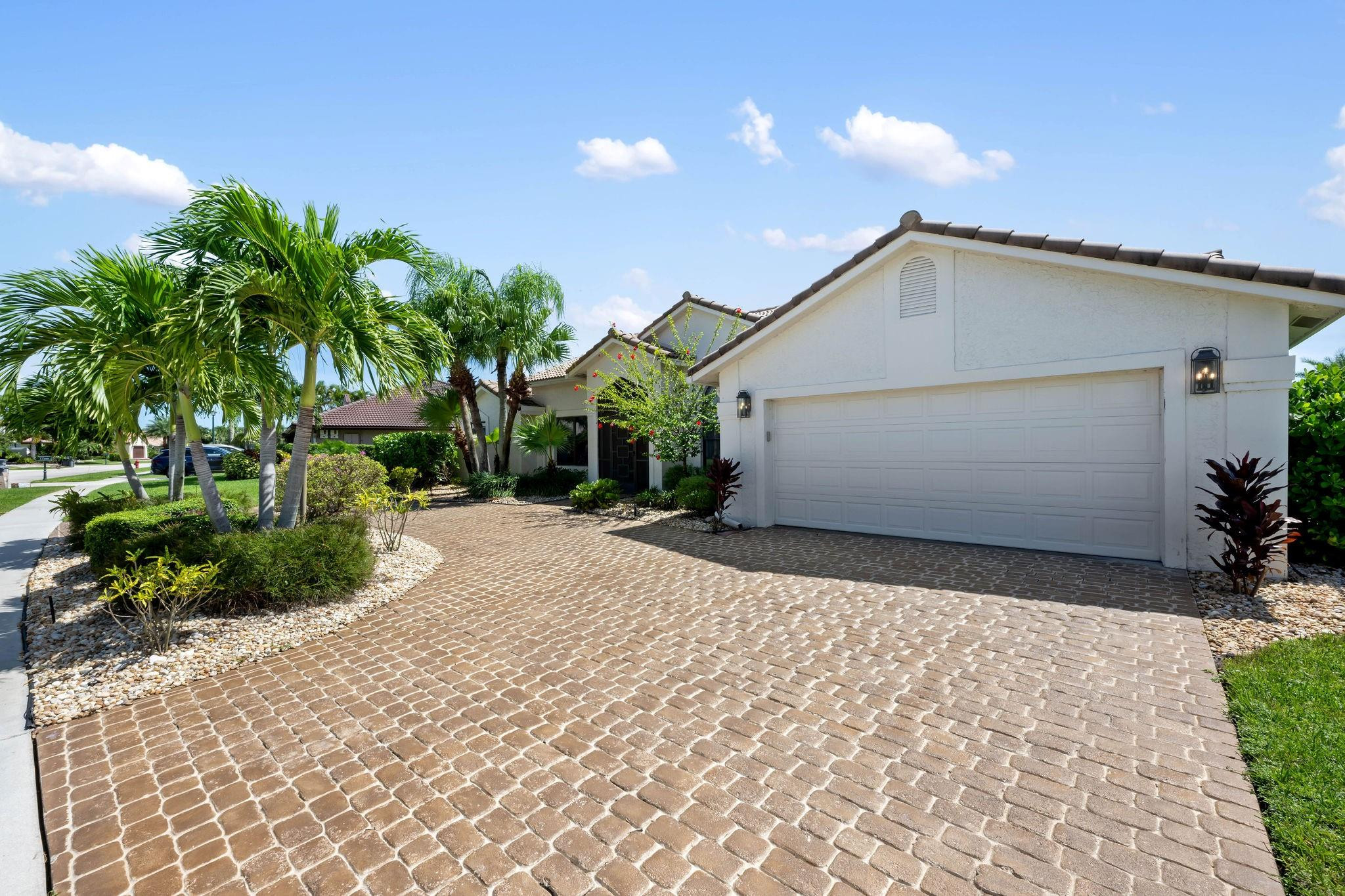 11091 Boca Woods Ln