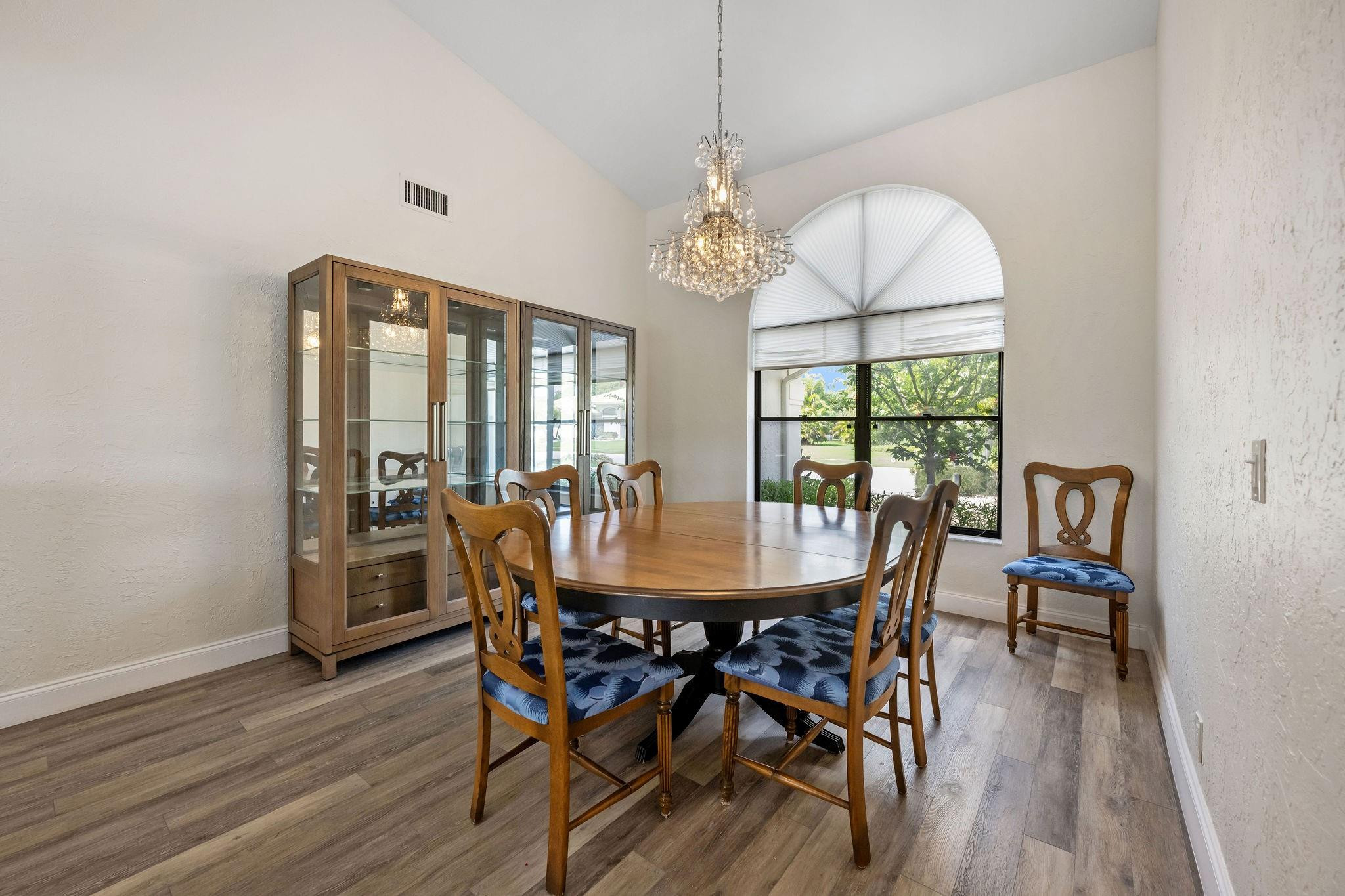 11091 Boca Woods Ln