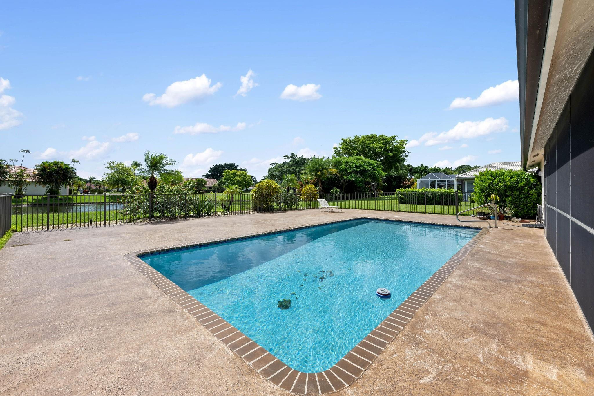 11091 Boca Woods Ln
