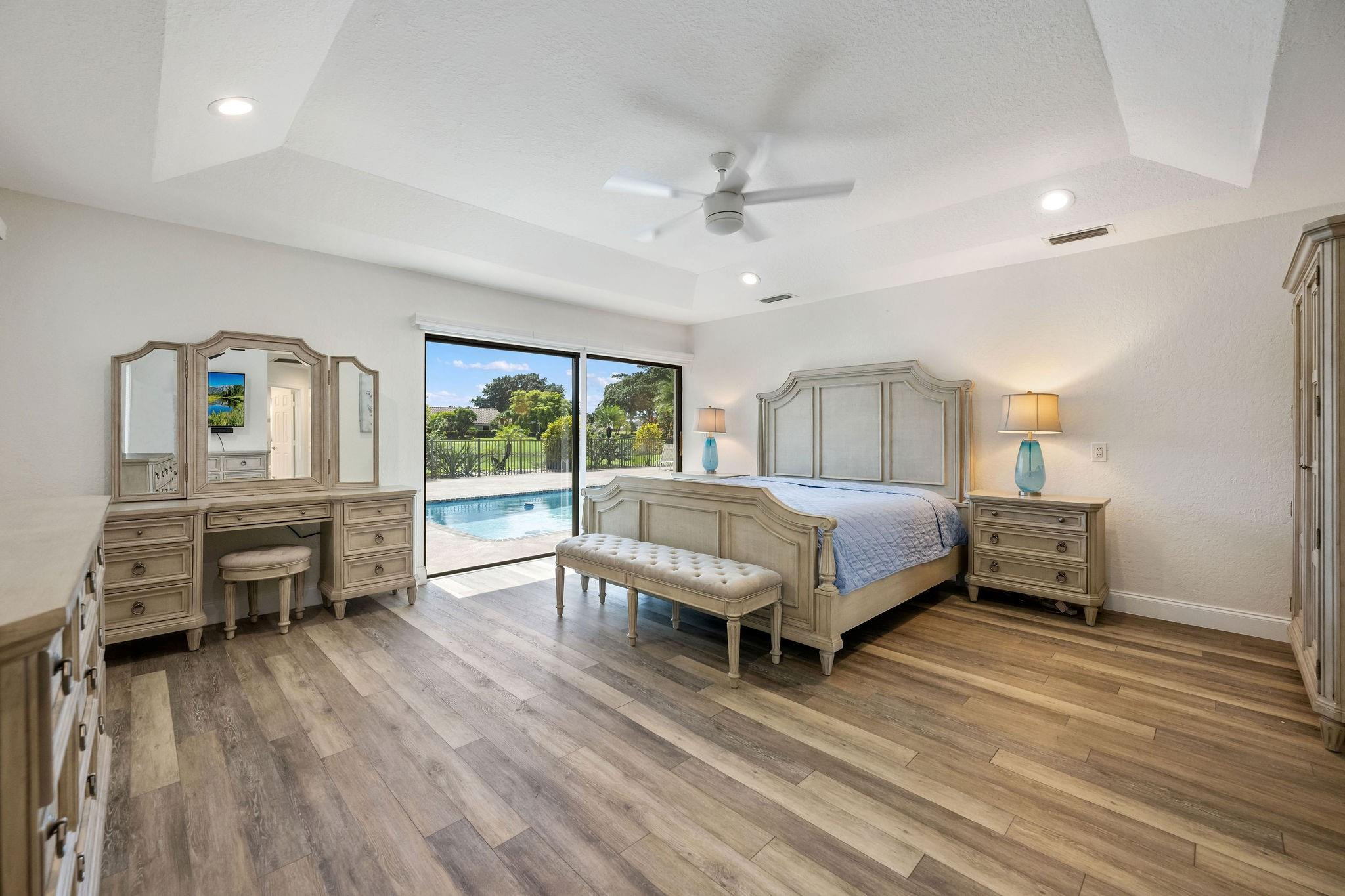 11091 Boca Woods Ln