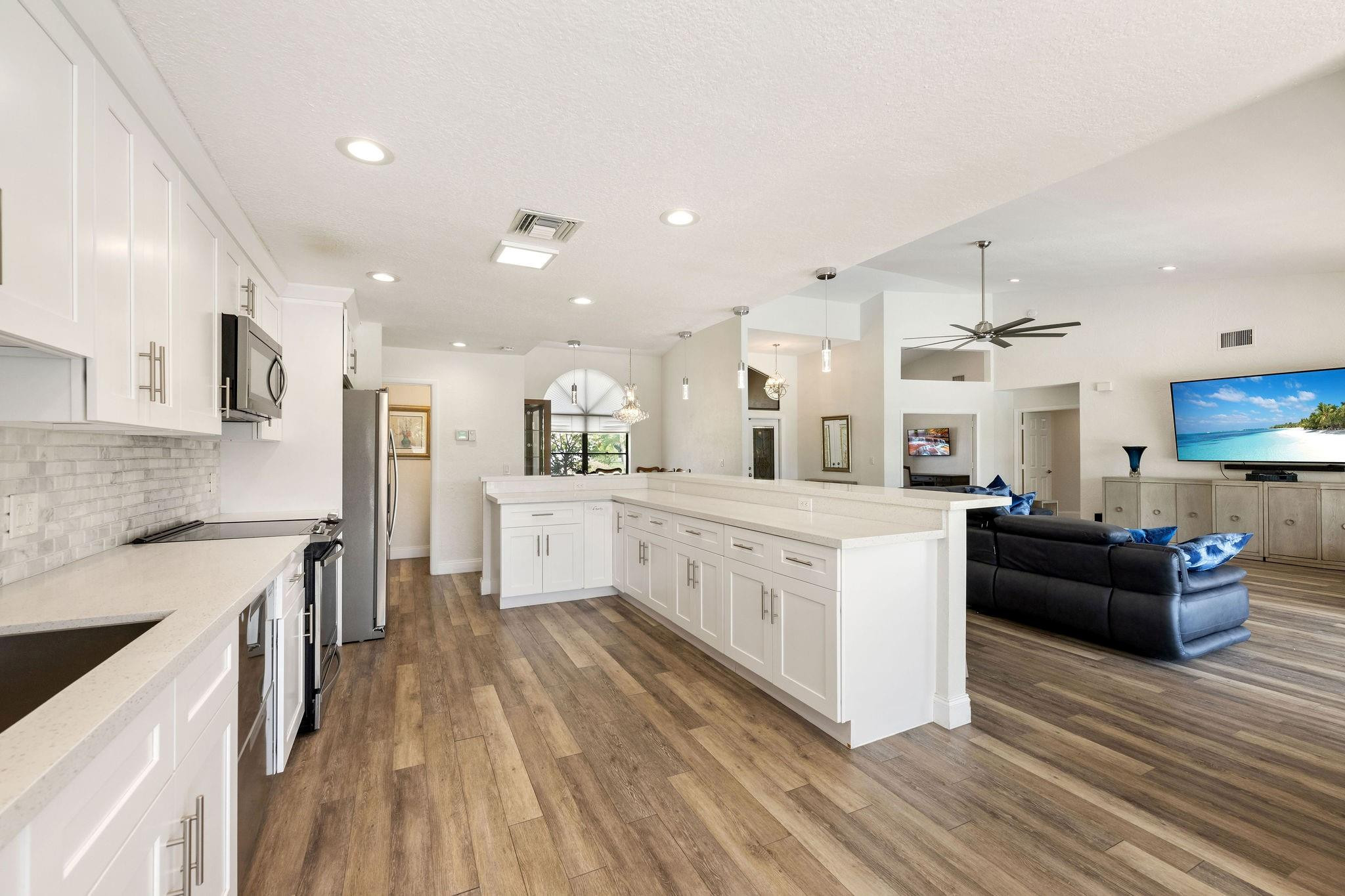 11091 Boca Woods Ln