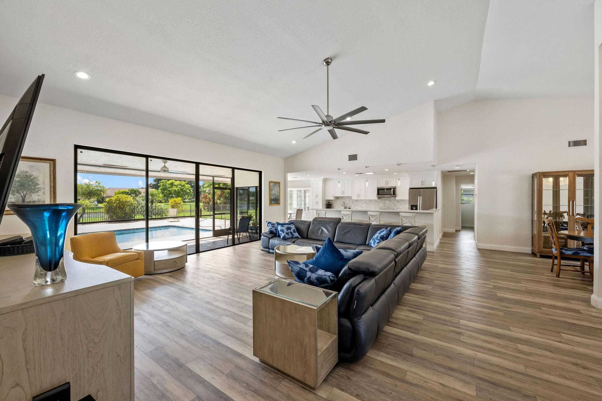 11091 Boca Woods Ln
