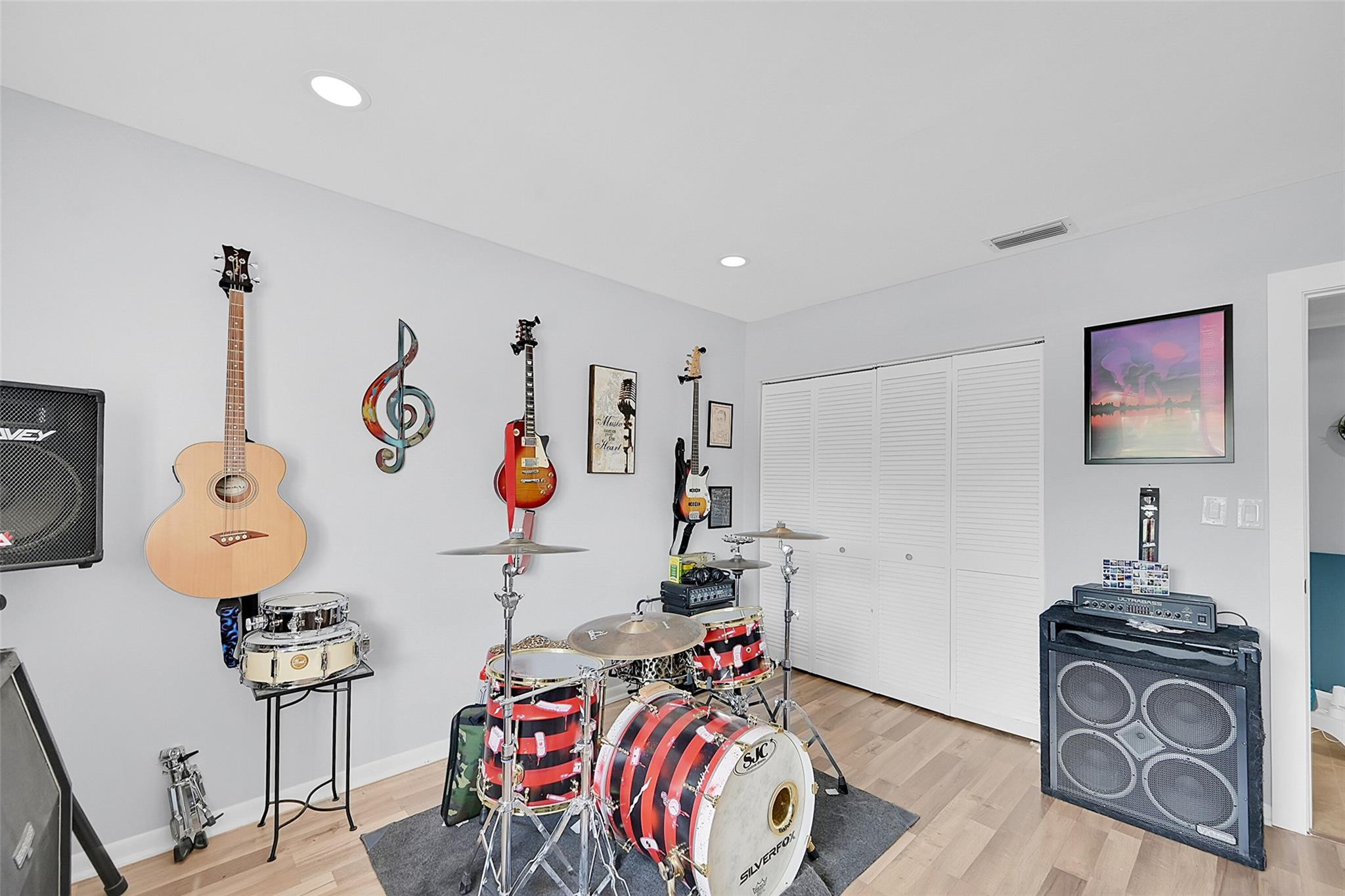 7400 Corkwood Cir
