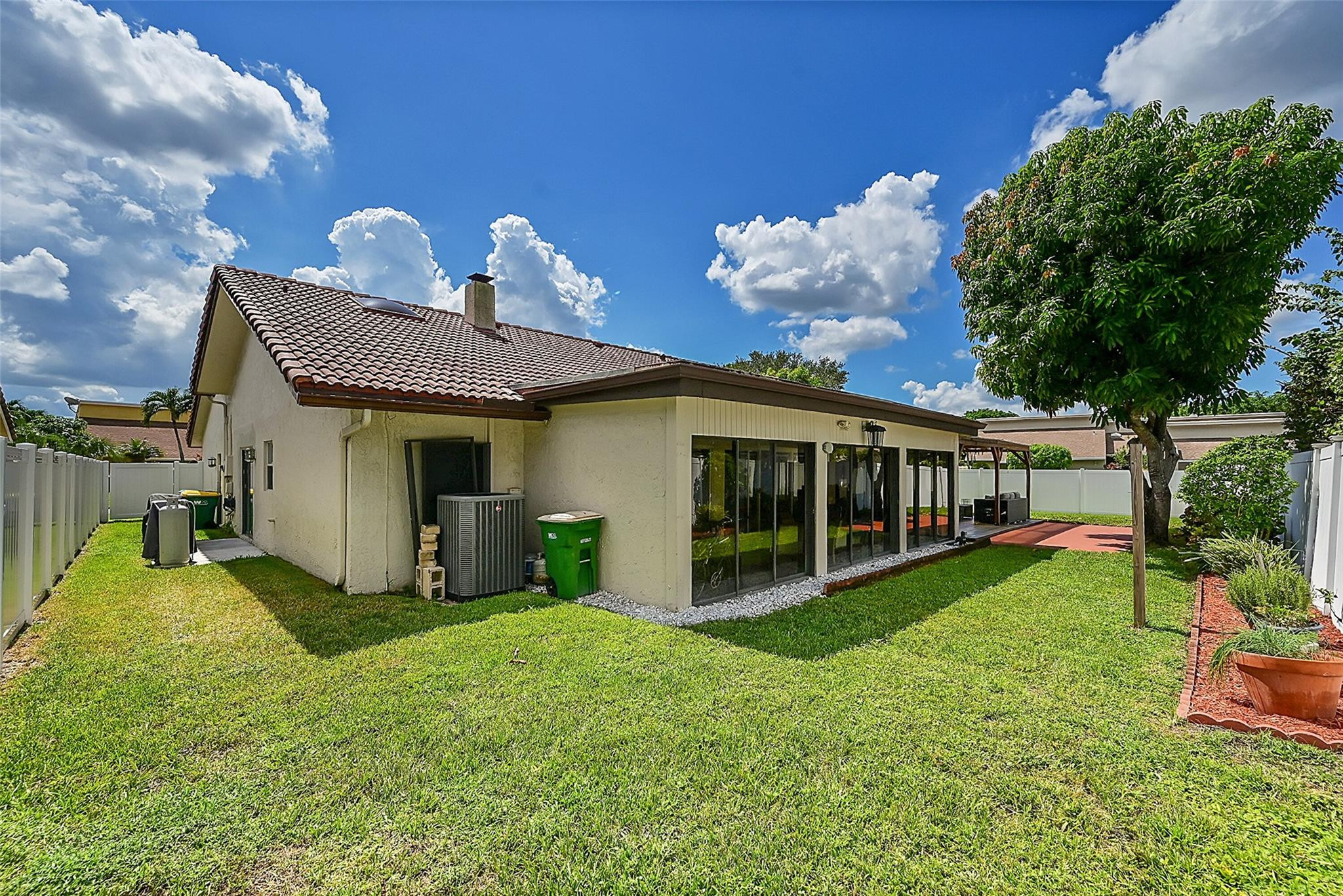 7400 Corkwood Cir