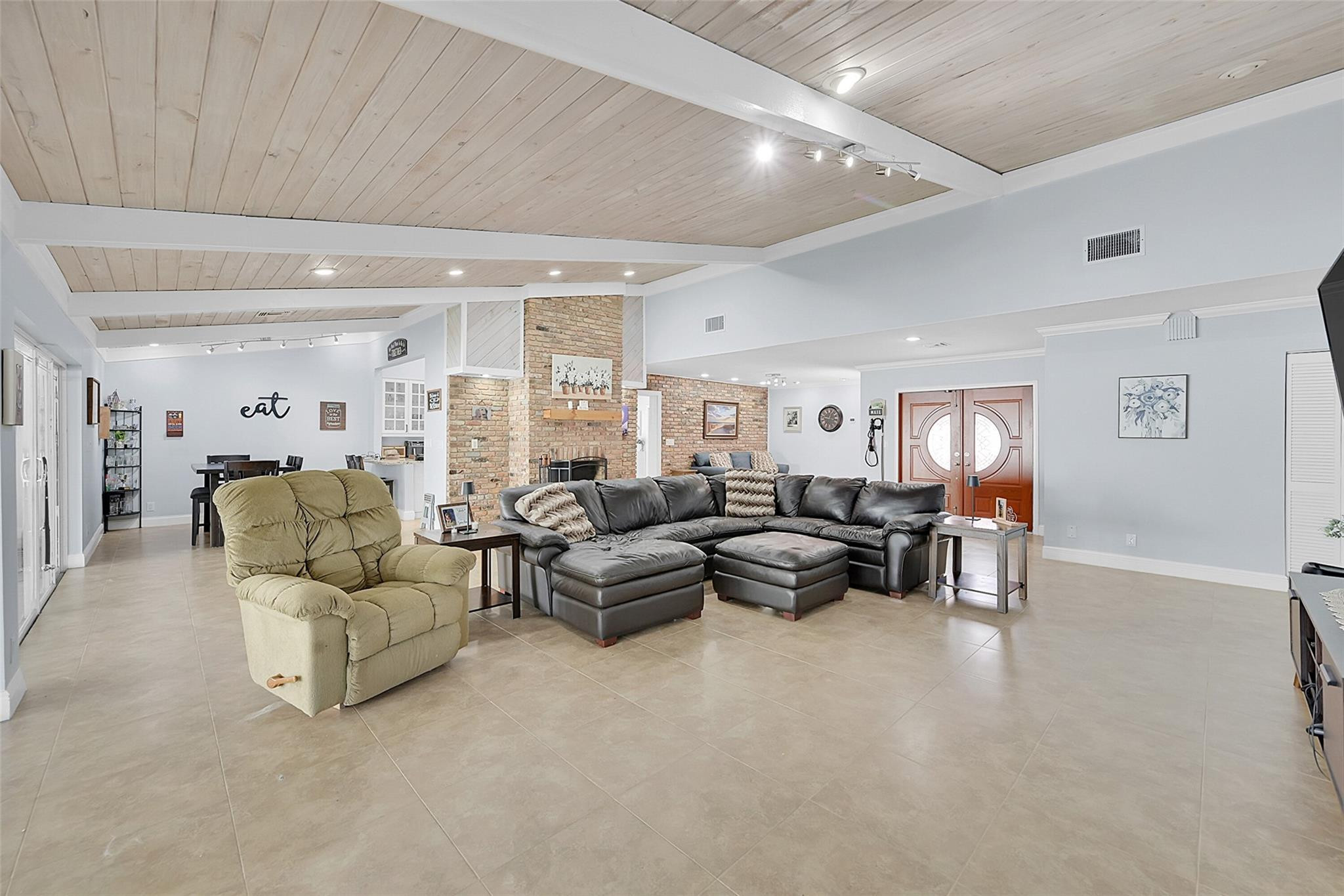 7400 Corkwood Cir