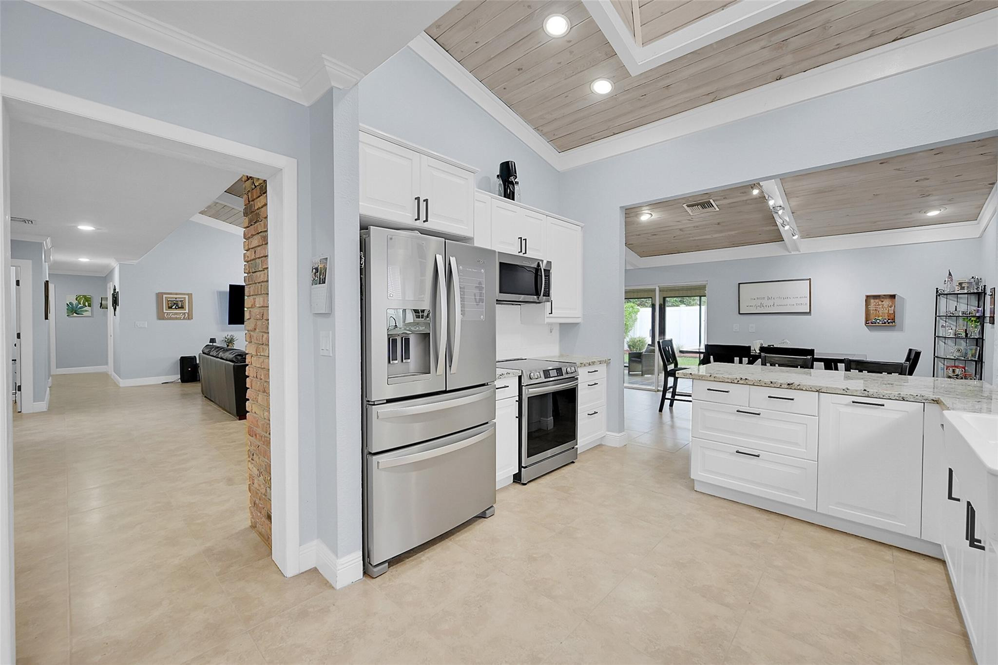 7400 Corkwood Cir