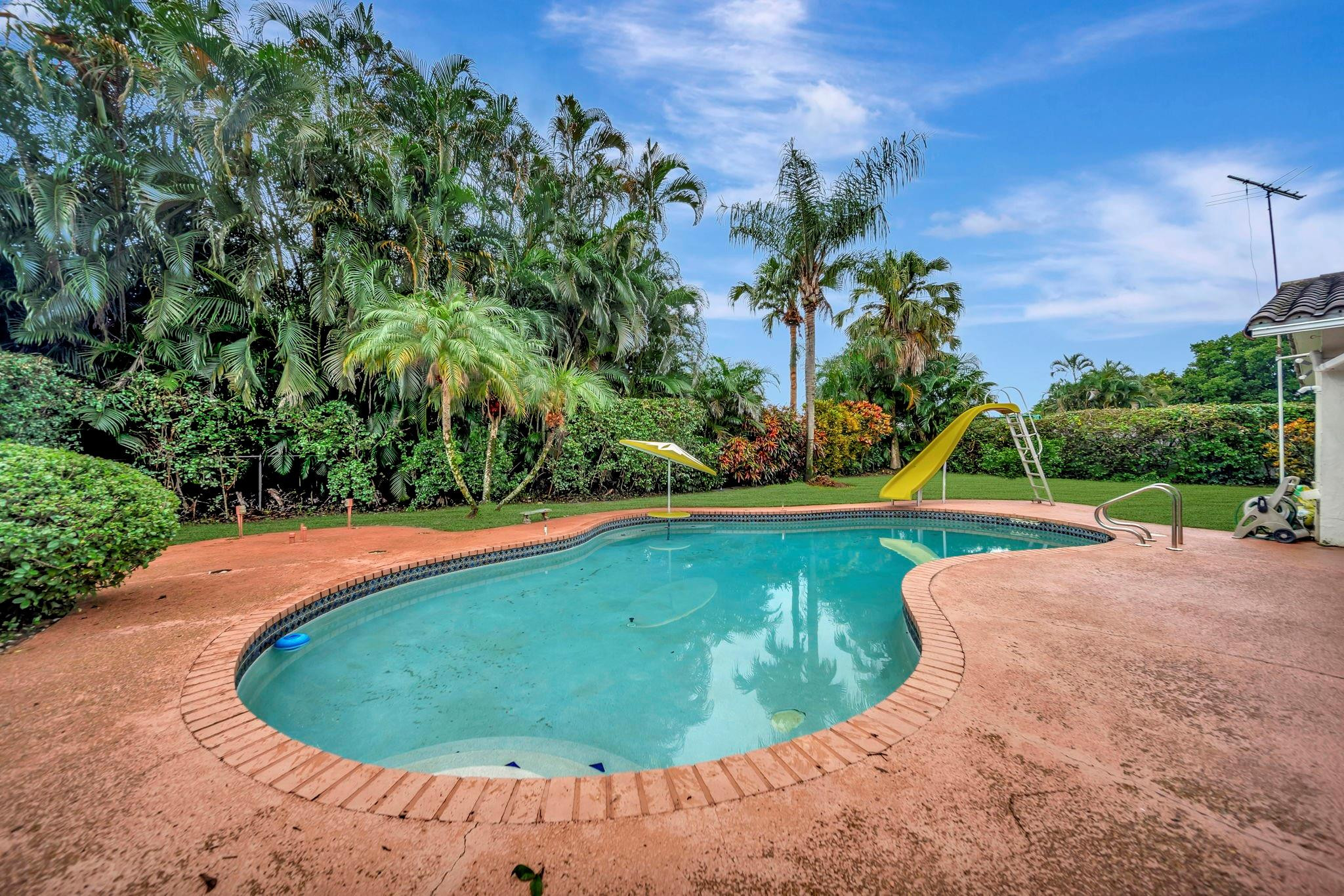 7040 SW 18th Street