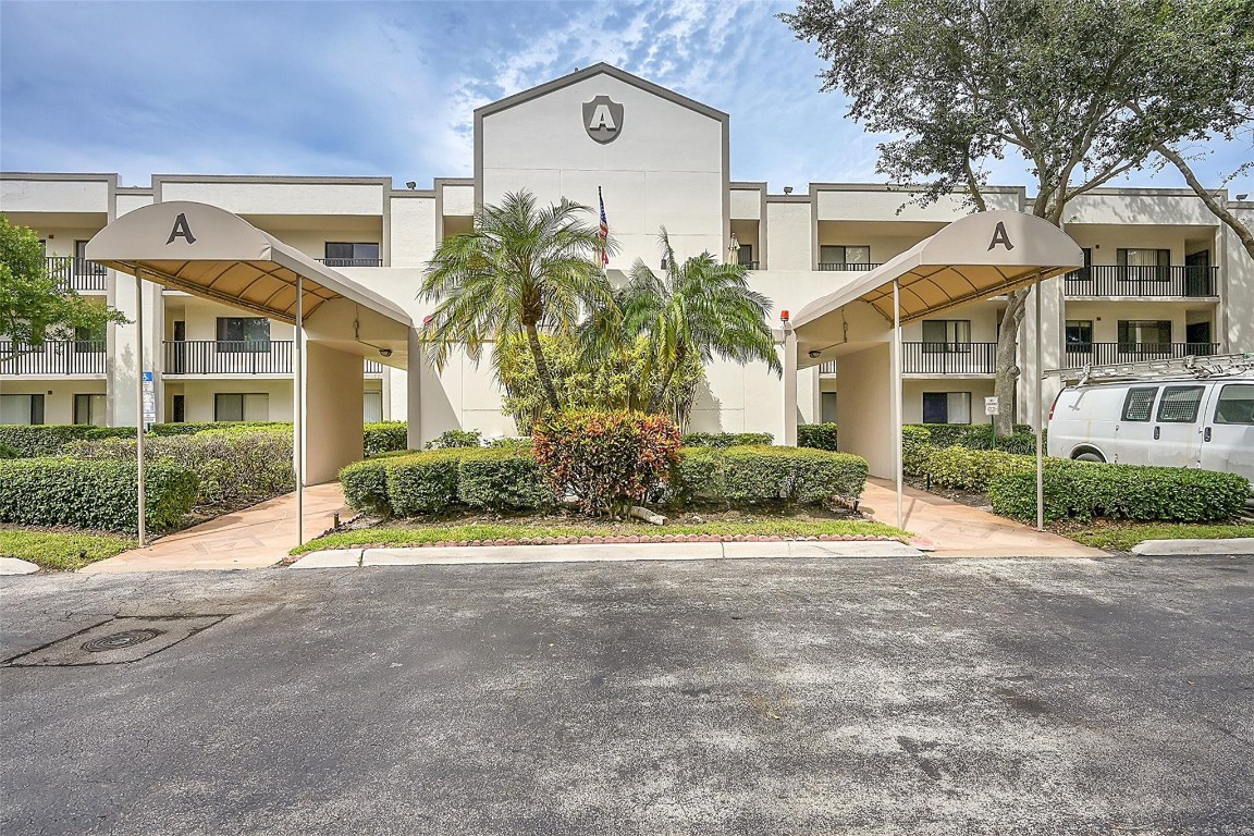 10556 E Clairmont Cir 309