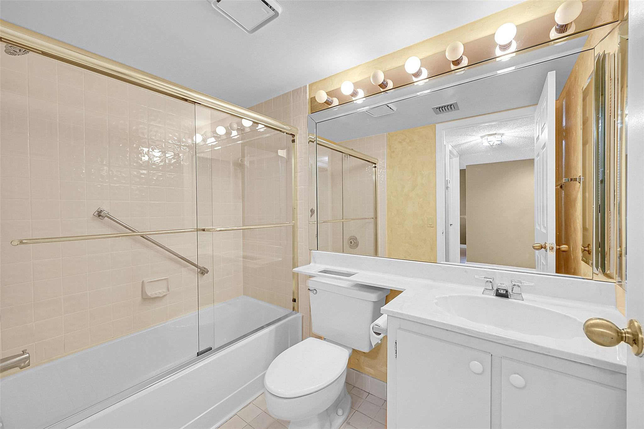 10556 E Clairmont Cir 309