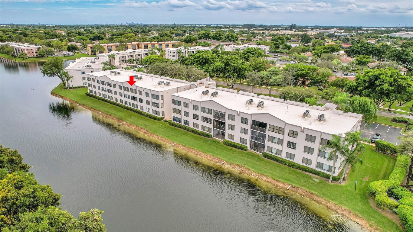 10556 E Clairmont Cir 309