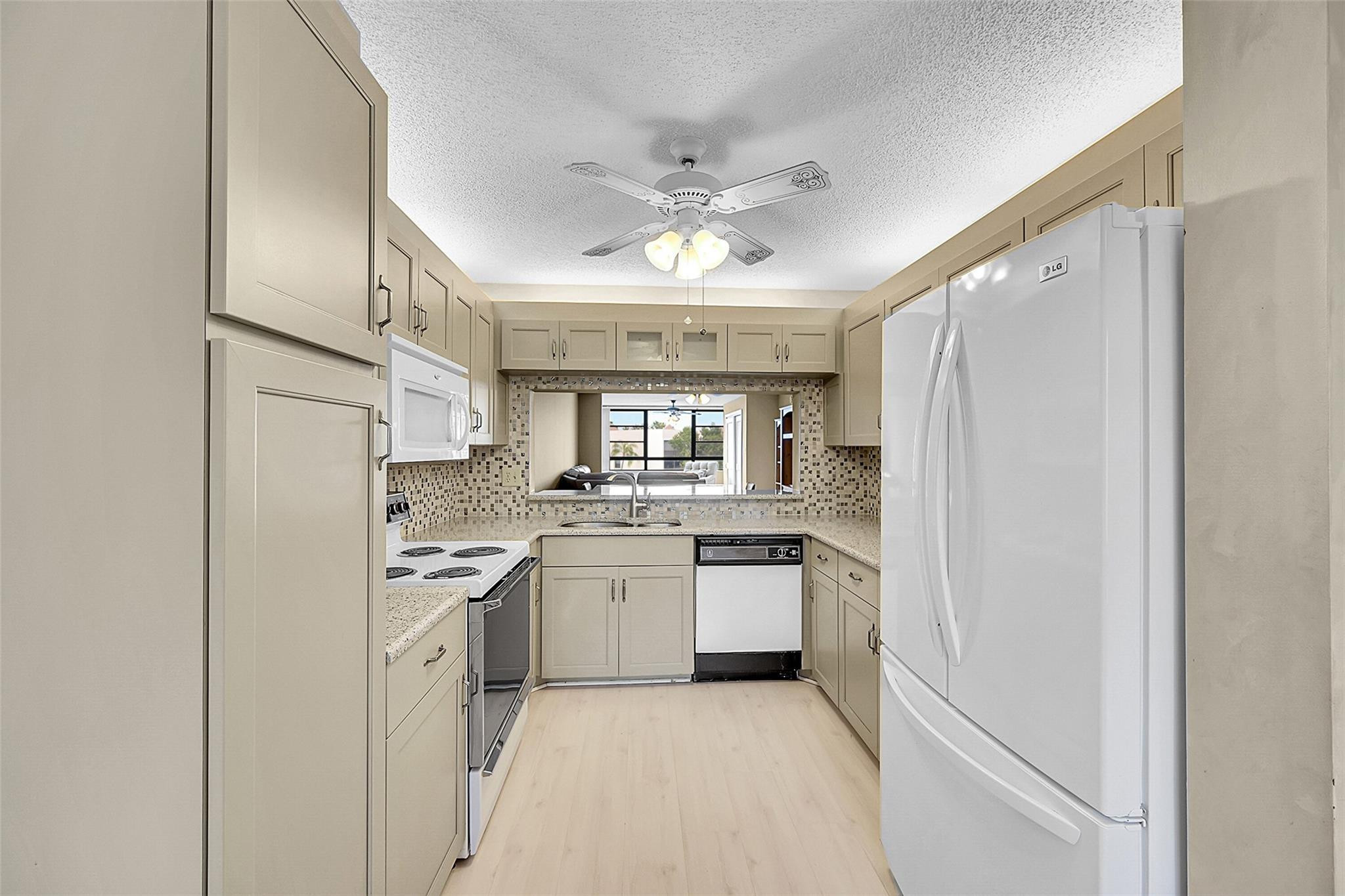 10556 E Clairmont Cir 309