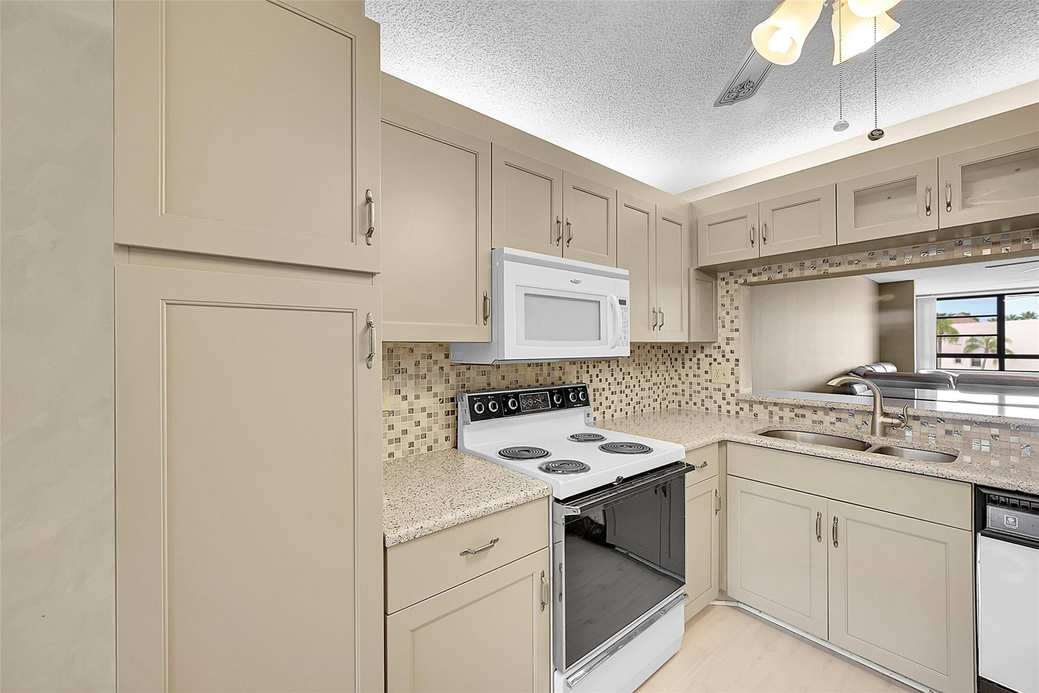 10556 E Clairmont Cir 309