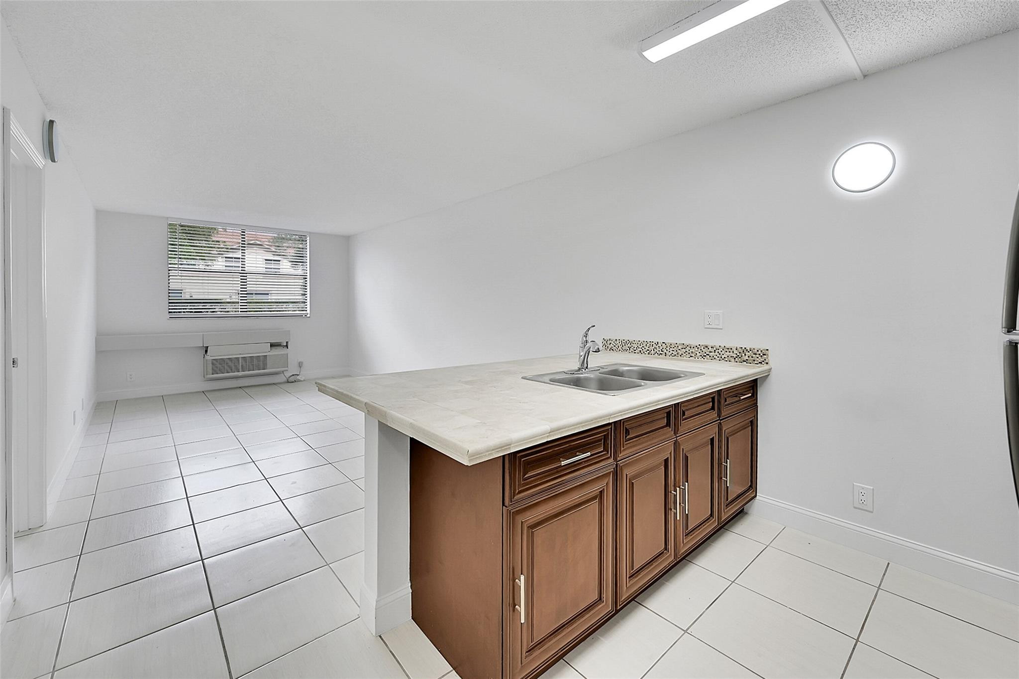 2501 Riverside Dr