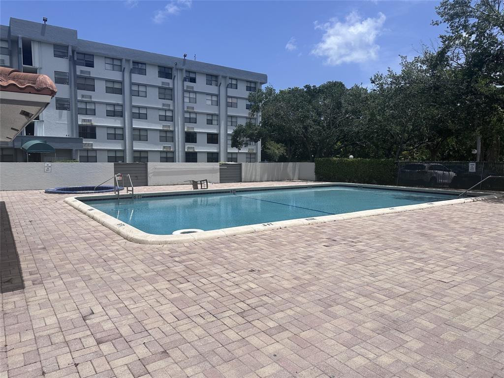 2501 Riverside Dr
