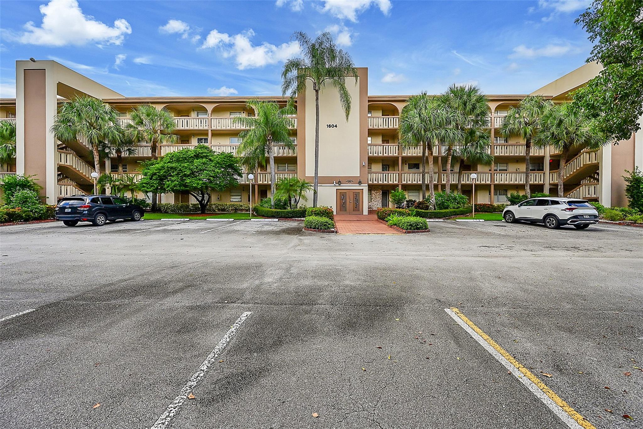 1604 Abaco Dr F4
