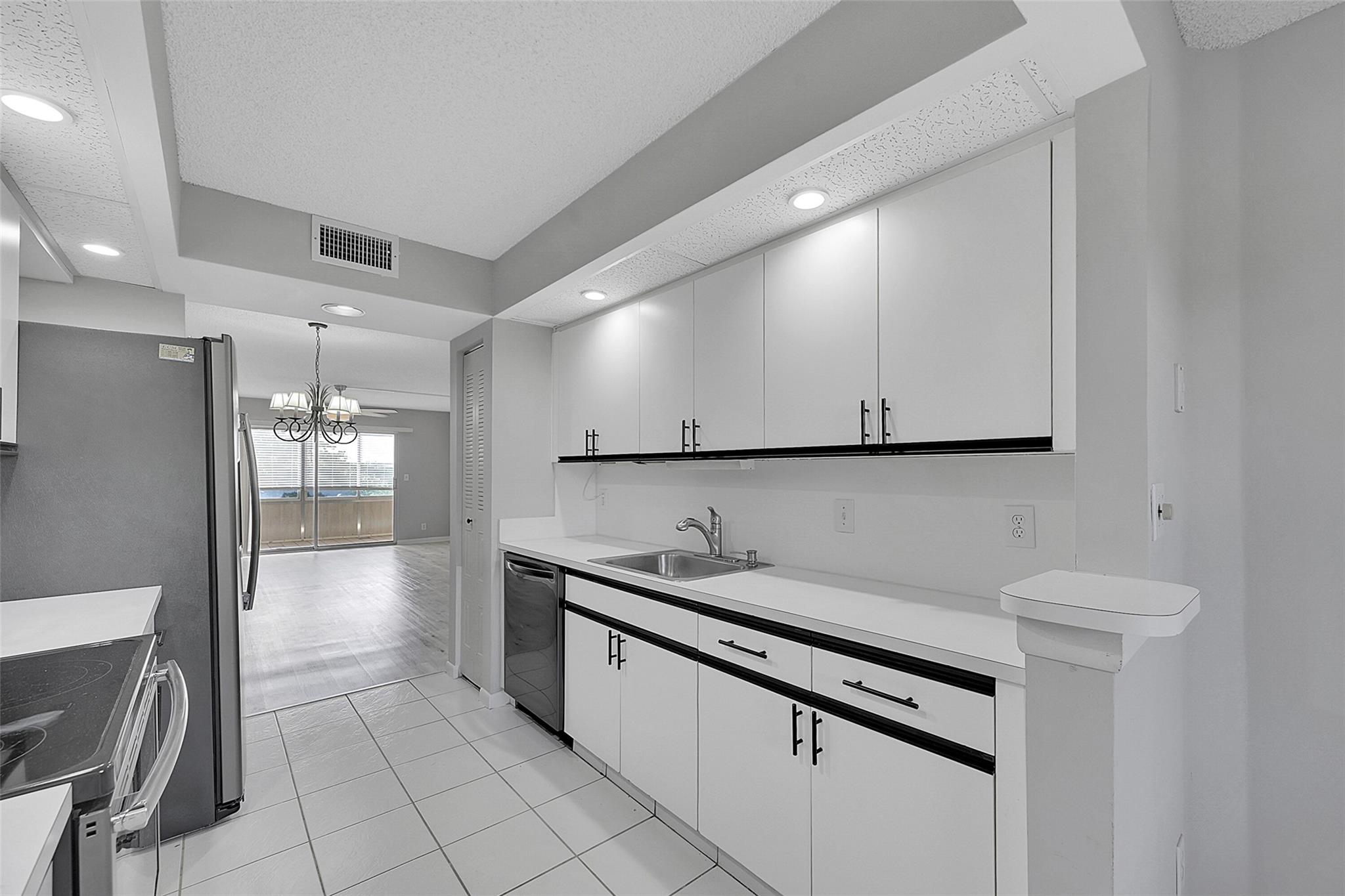1604 Abaco Dr F4