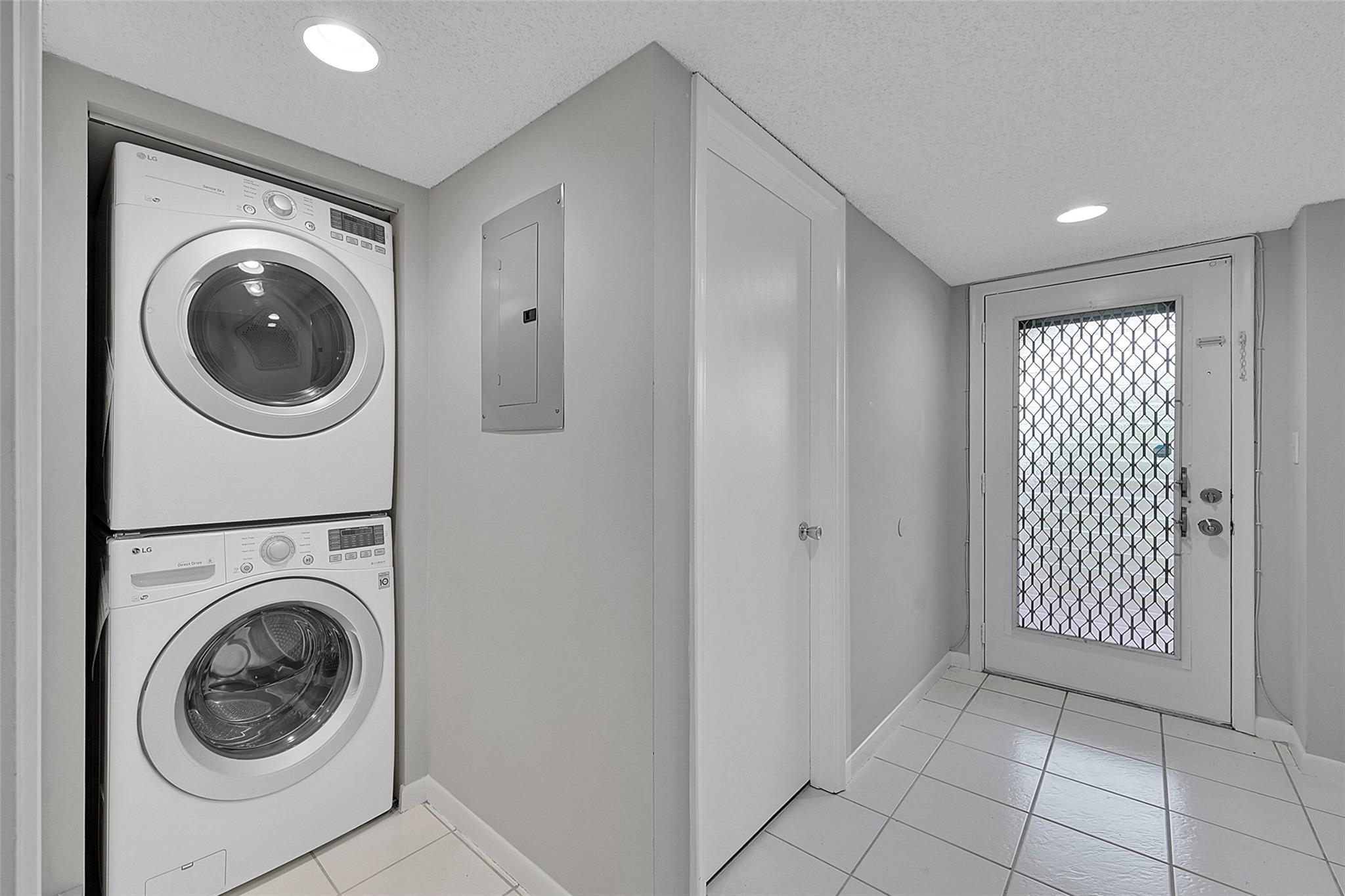 1604 Abaco Dr F4