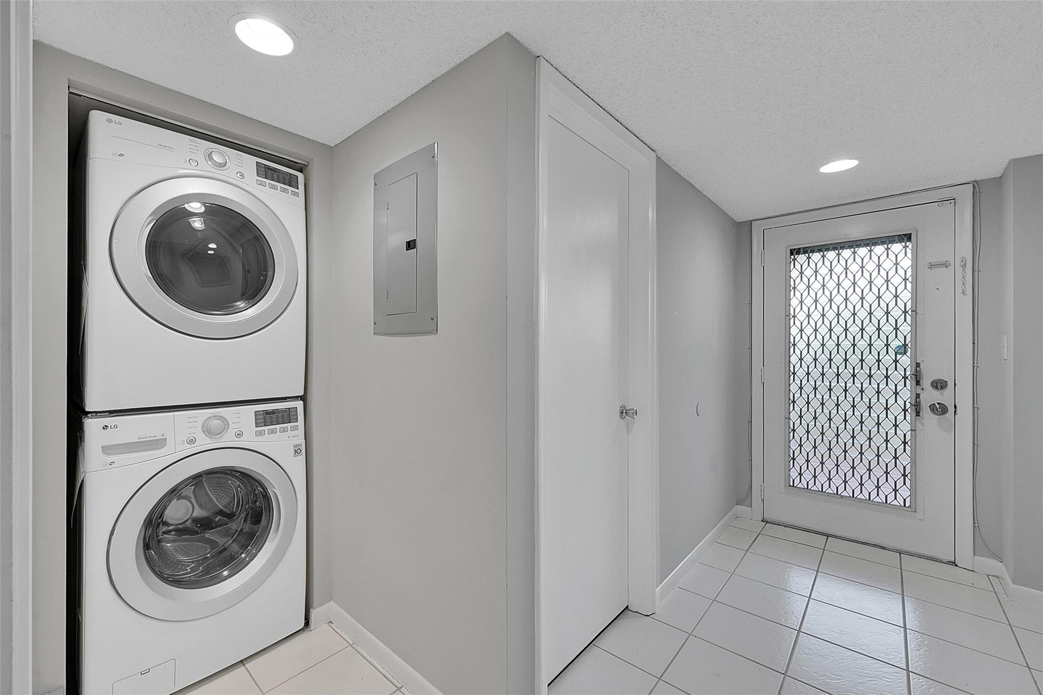 1604 Abaco Dr F4