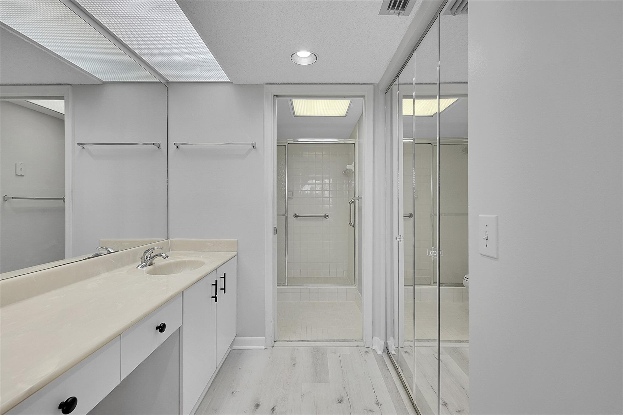 1604 Abaco Dr F4