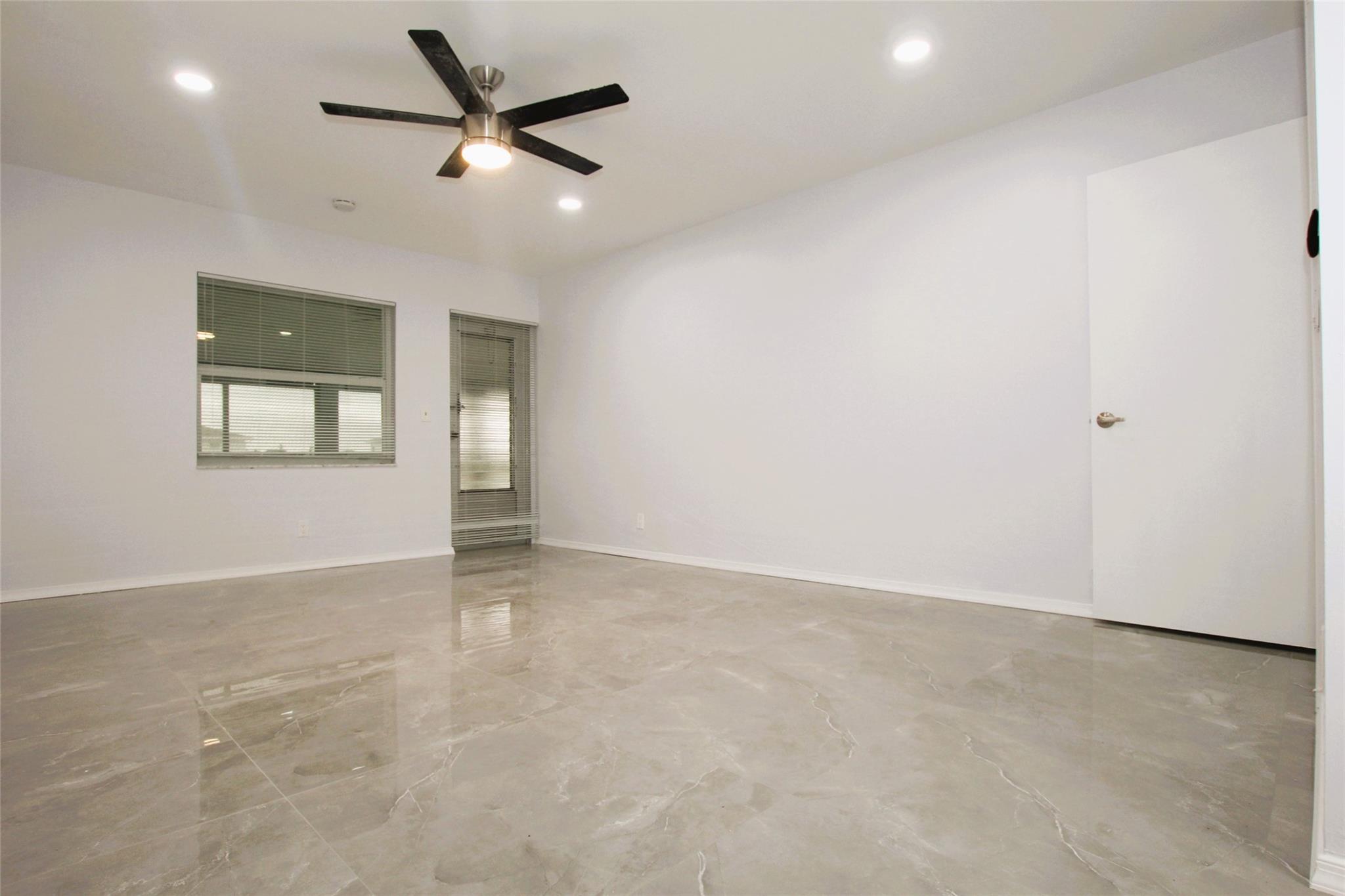 13749 Date Palm Ct D