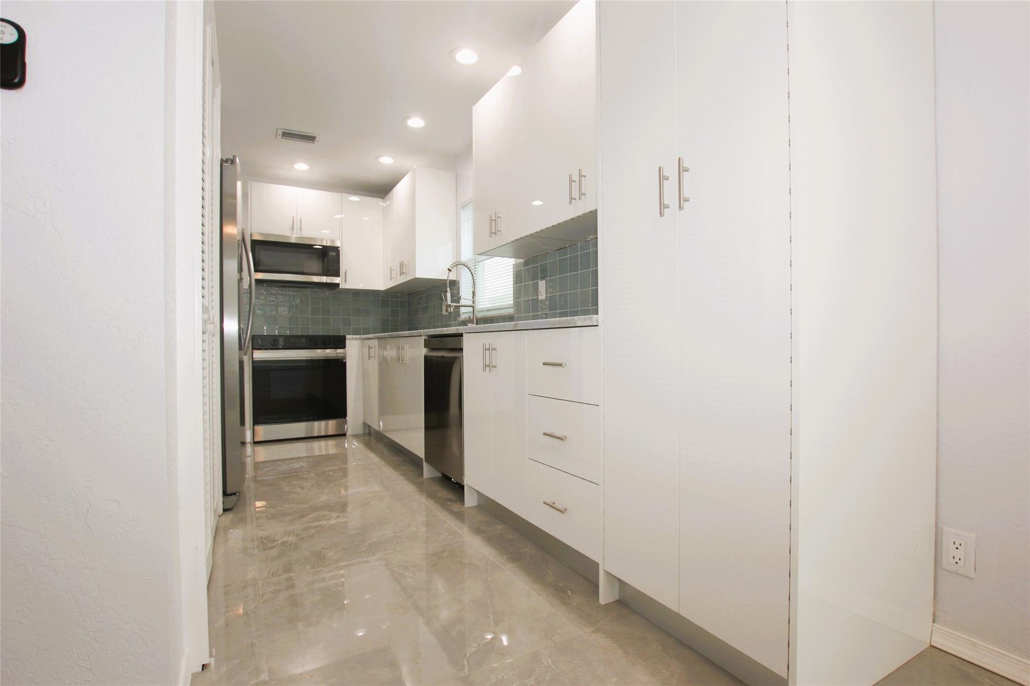 13749 Date Palm Ct D