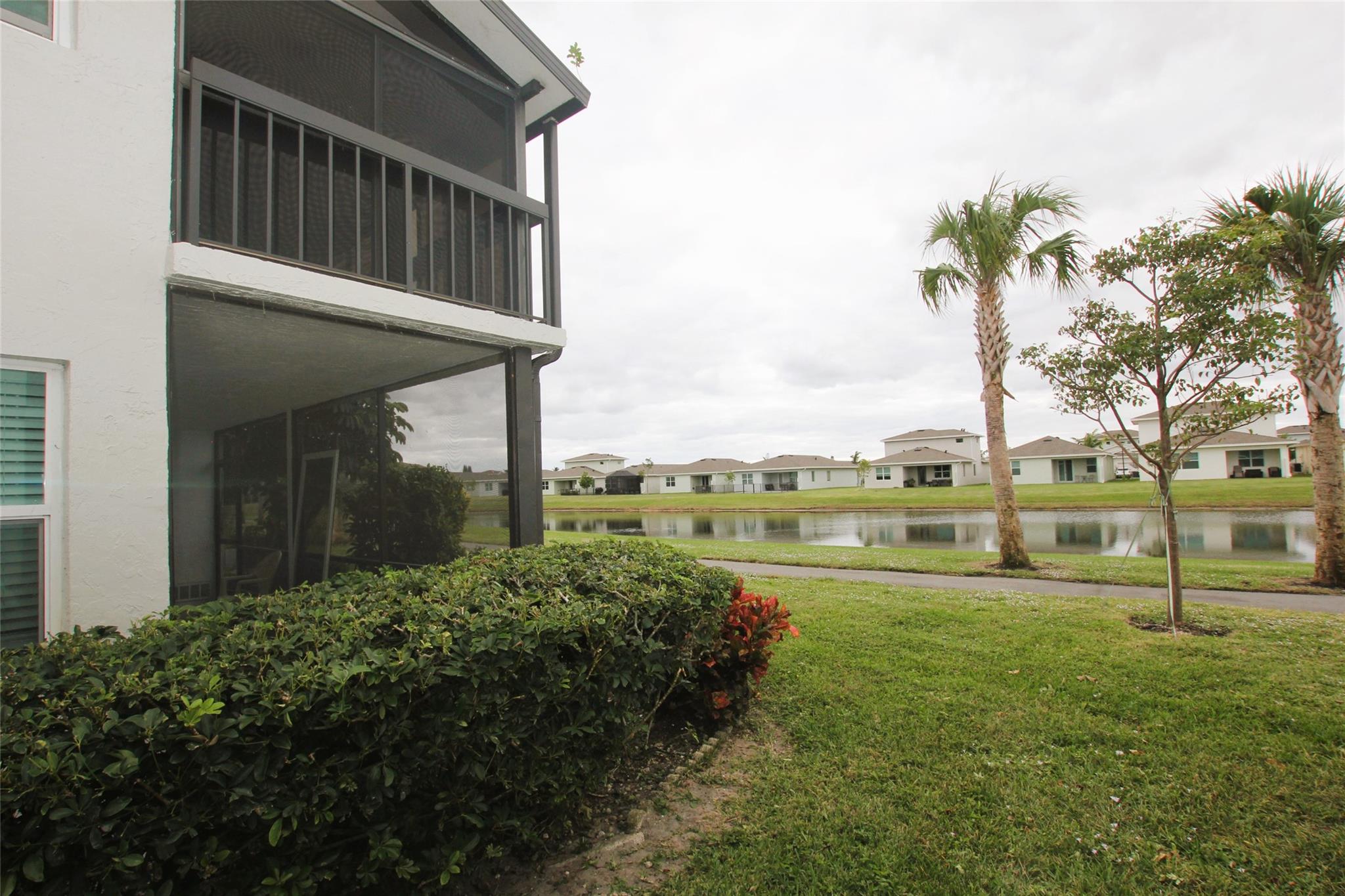 13749 Date Palm Ct D