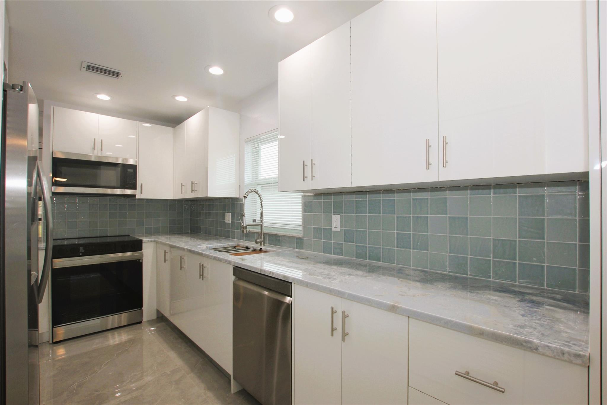 13749 Date Palm Ct D