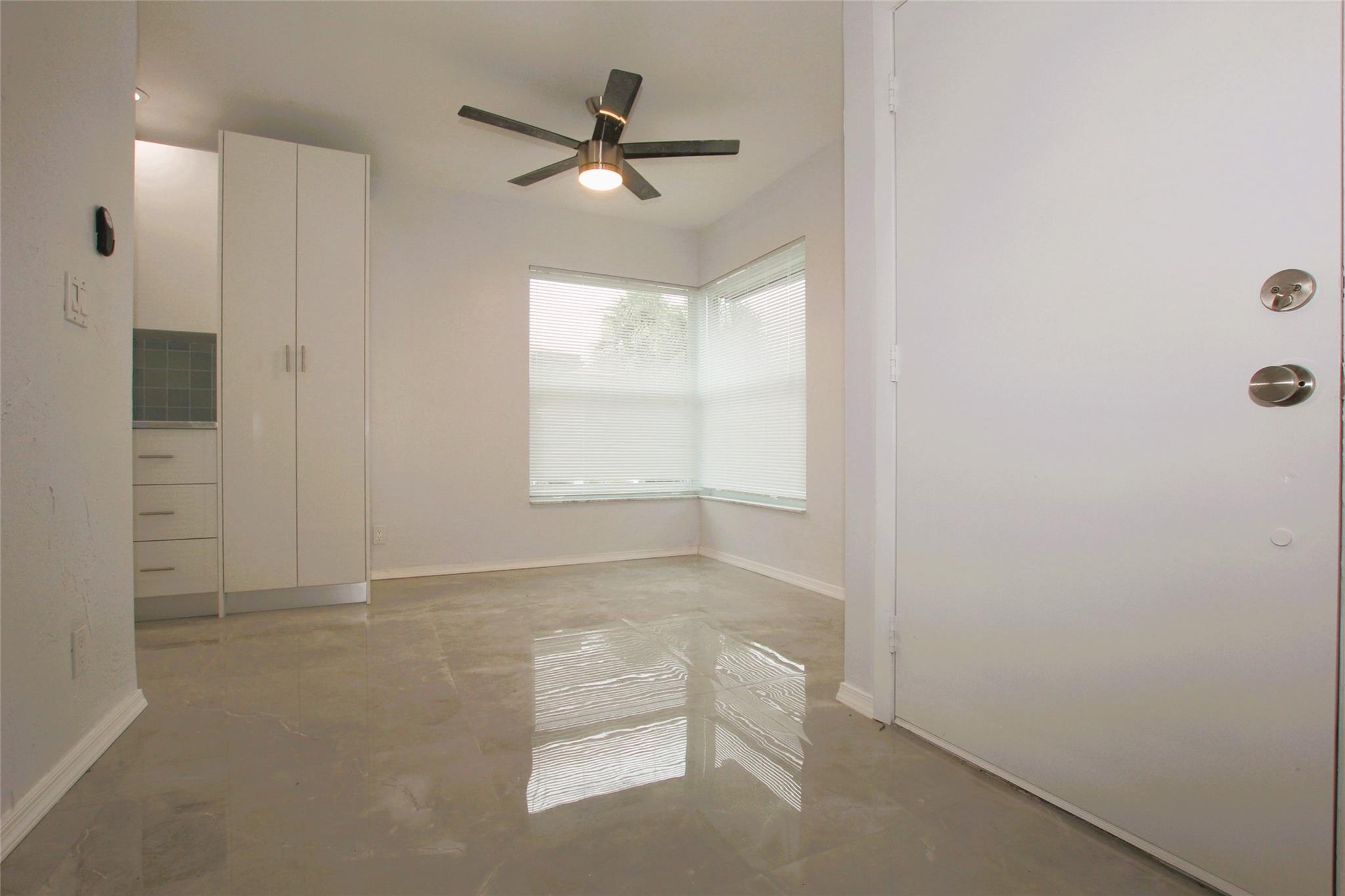 13749 Date Palm Ct D