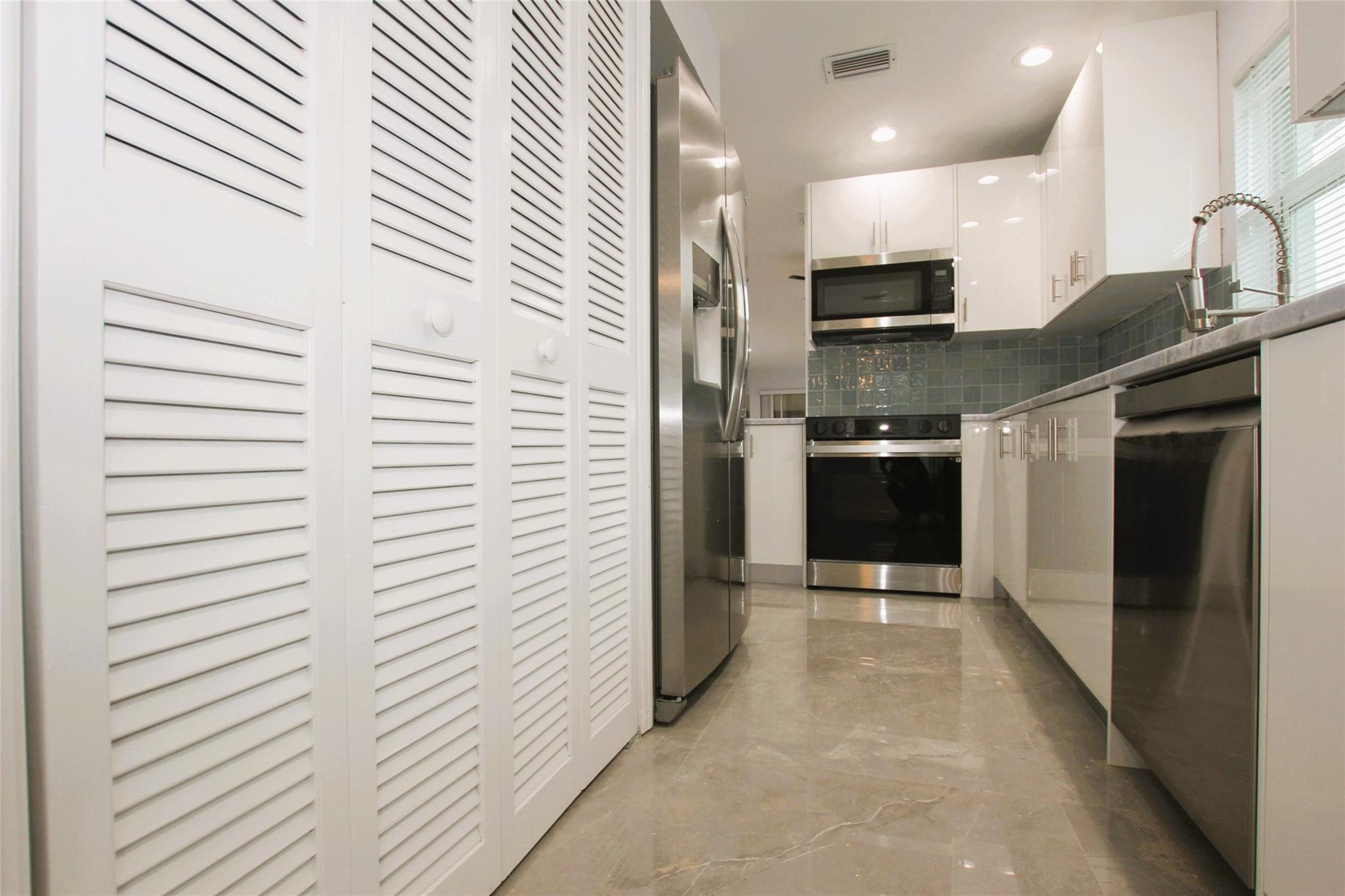 13749 Date Palm Ct D