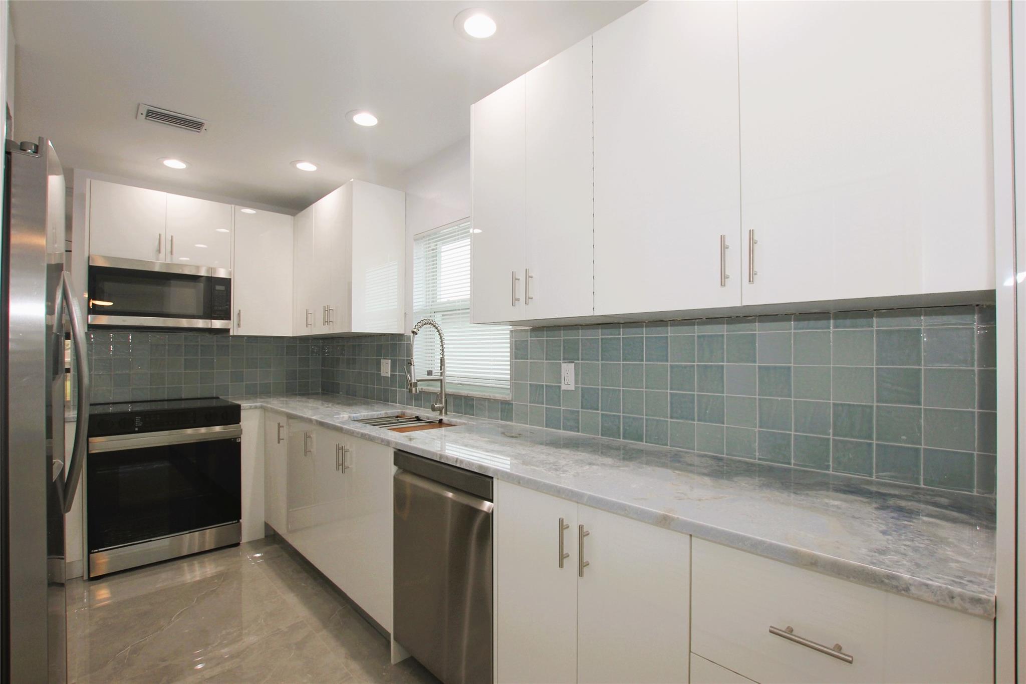 13749 Date Palm Ct D
