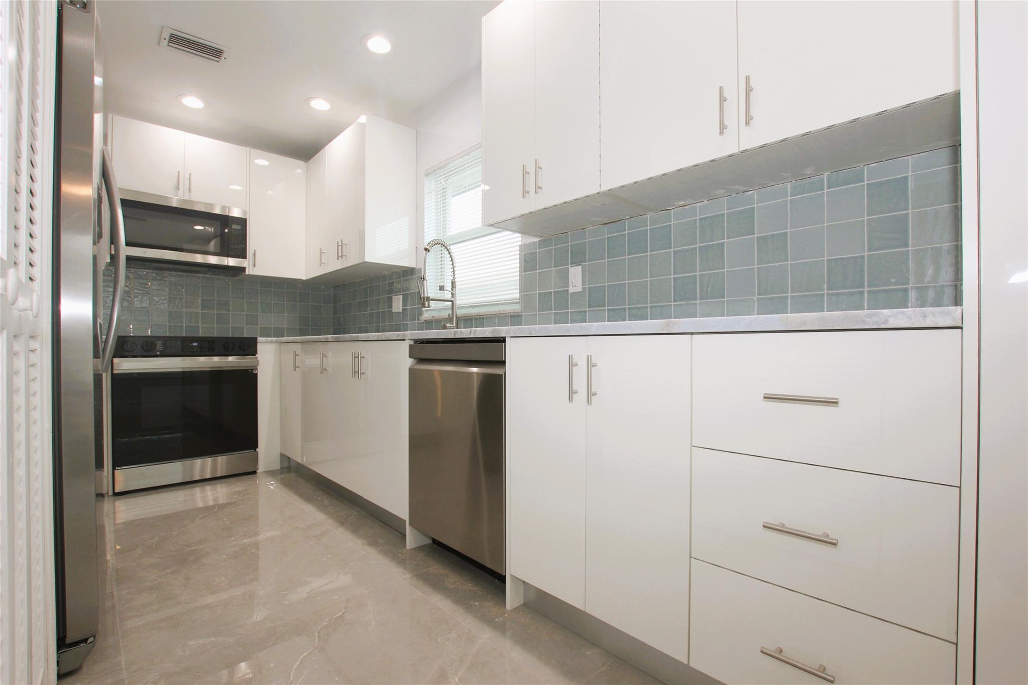 13749 Date Palm Ct D
