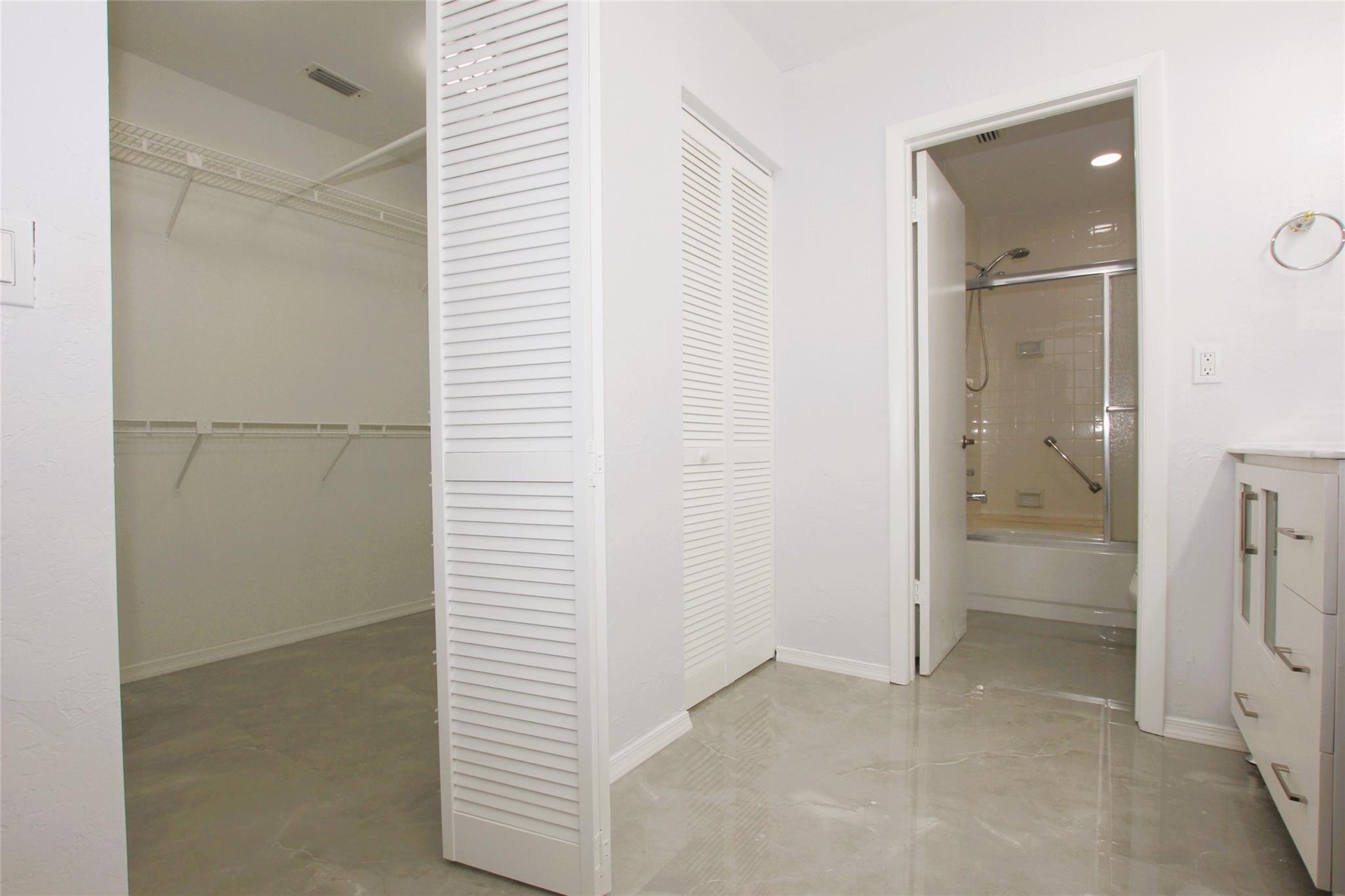 13749 Date Palm Ct D