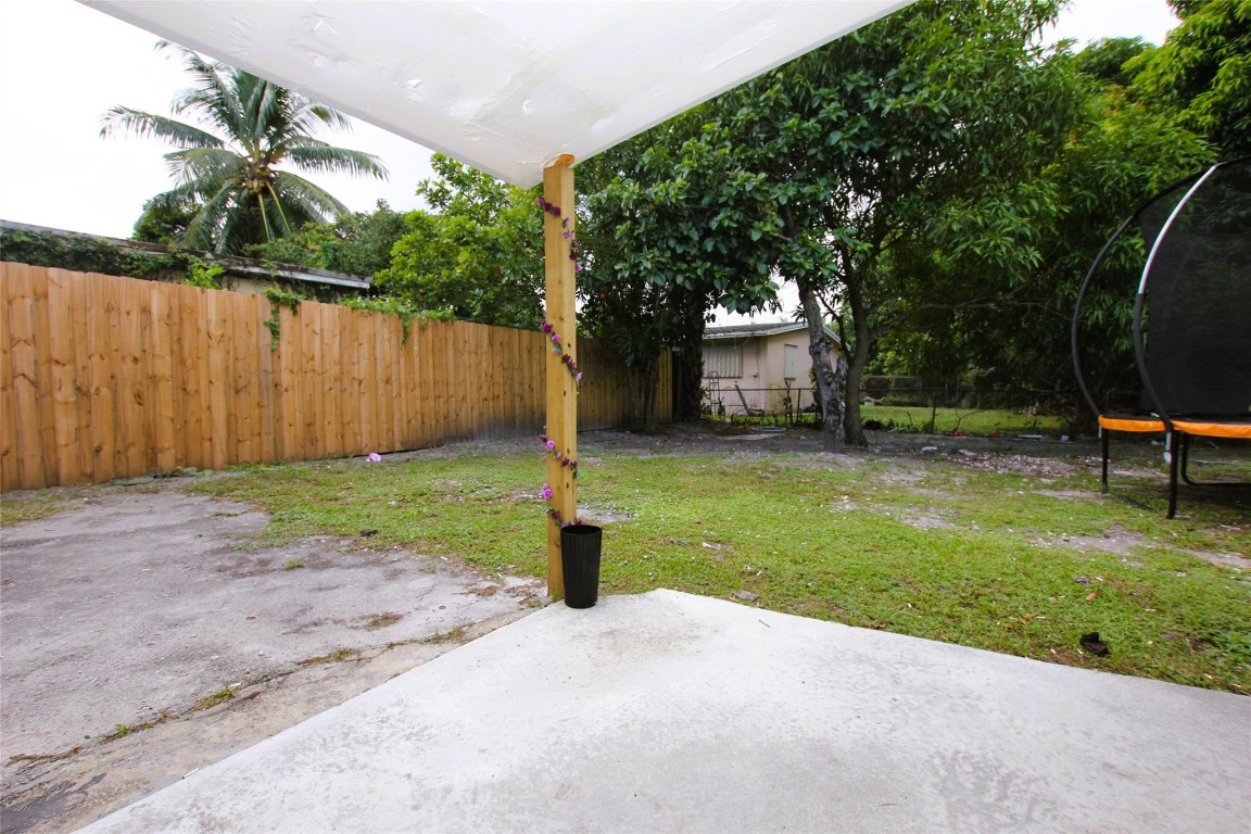 1545 NW 15th Ter BACK STUDIO