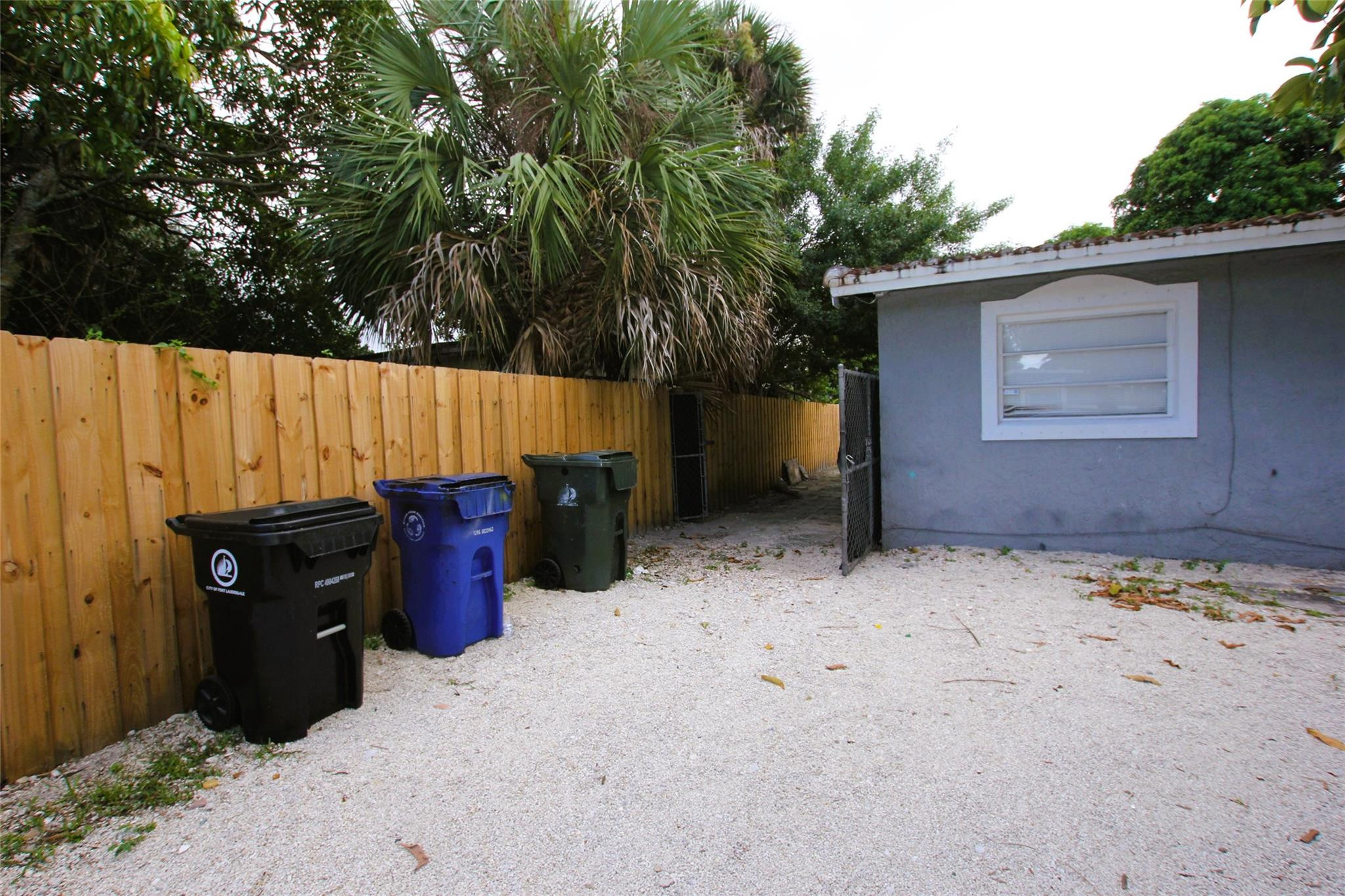 1545 NW 15th Ter BACK STUDIO