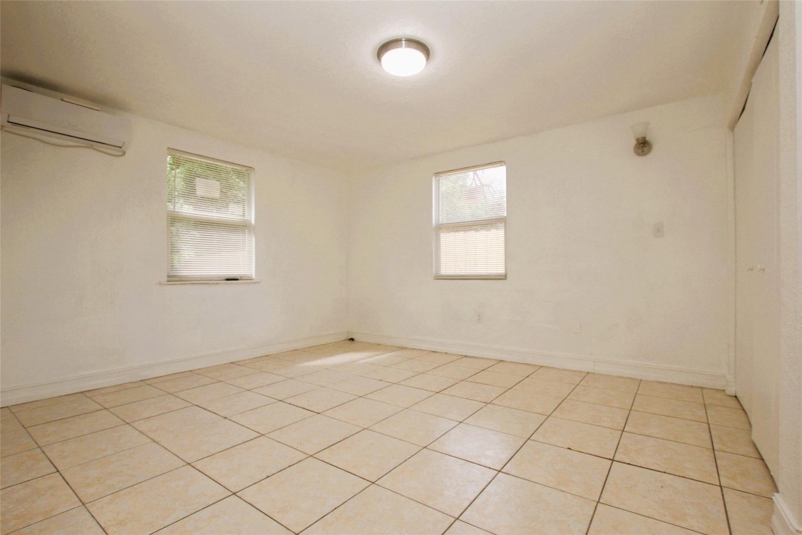 1545 NW 15th Ter BACK STUDIO