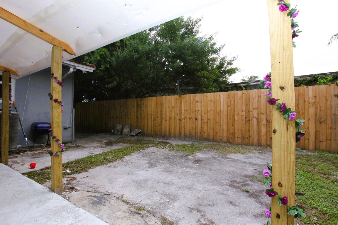 1545 NW 15th Ter BACK STUDIO