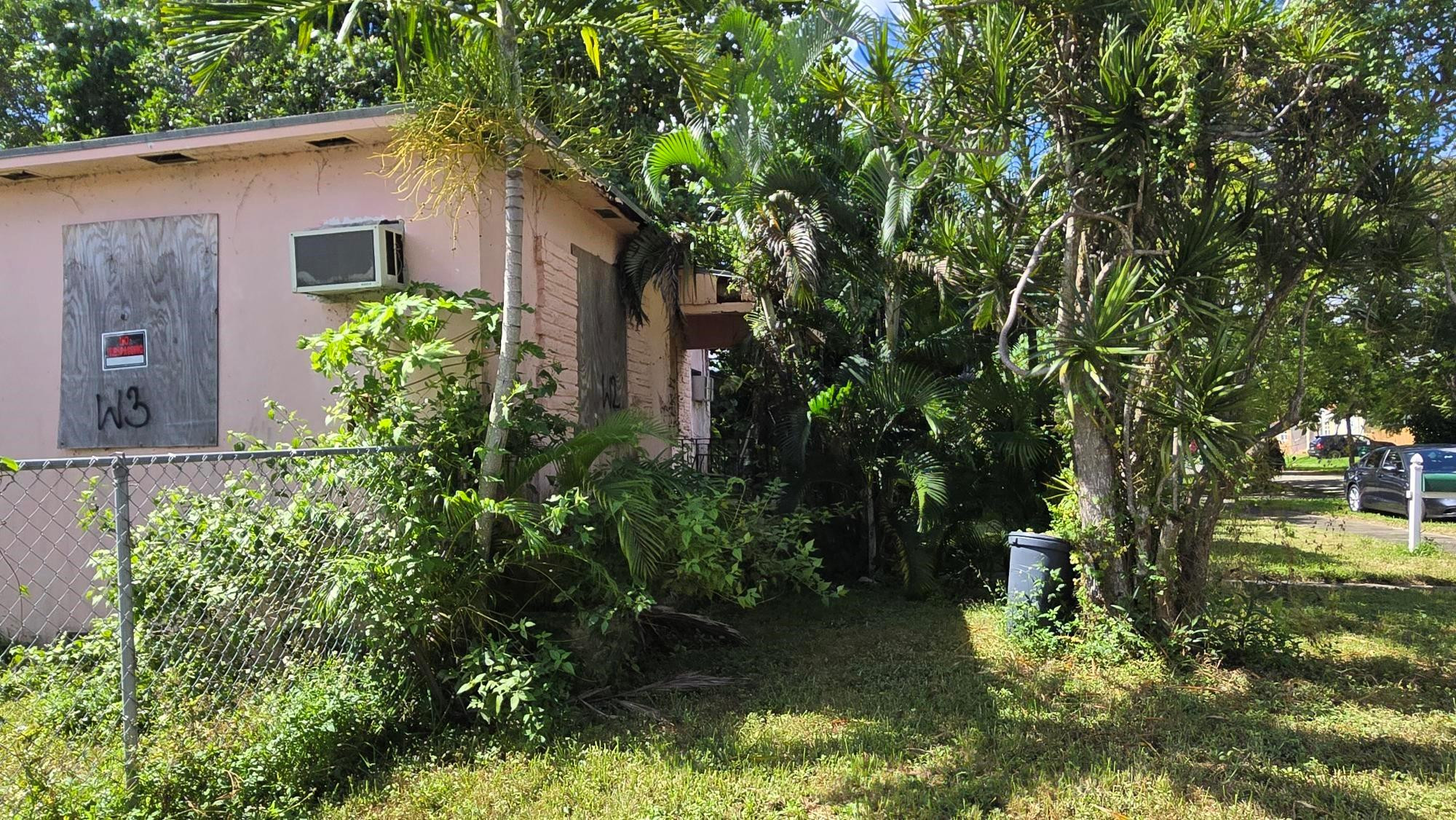 4400 SW 13th Ter