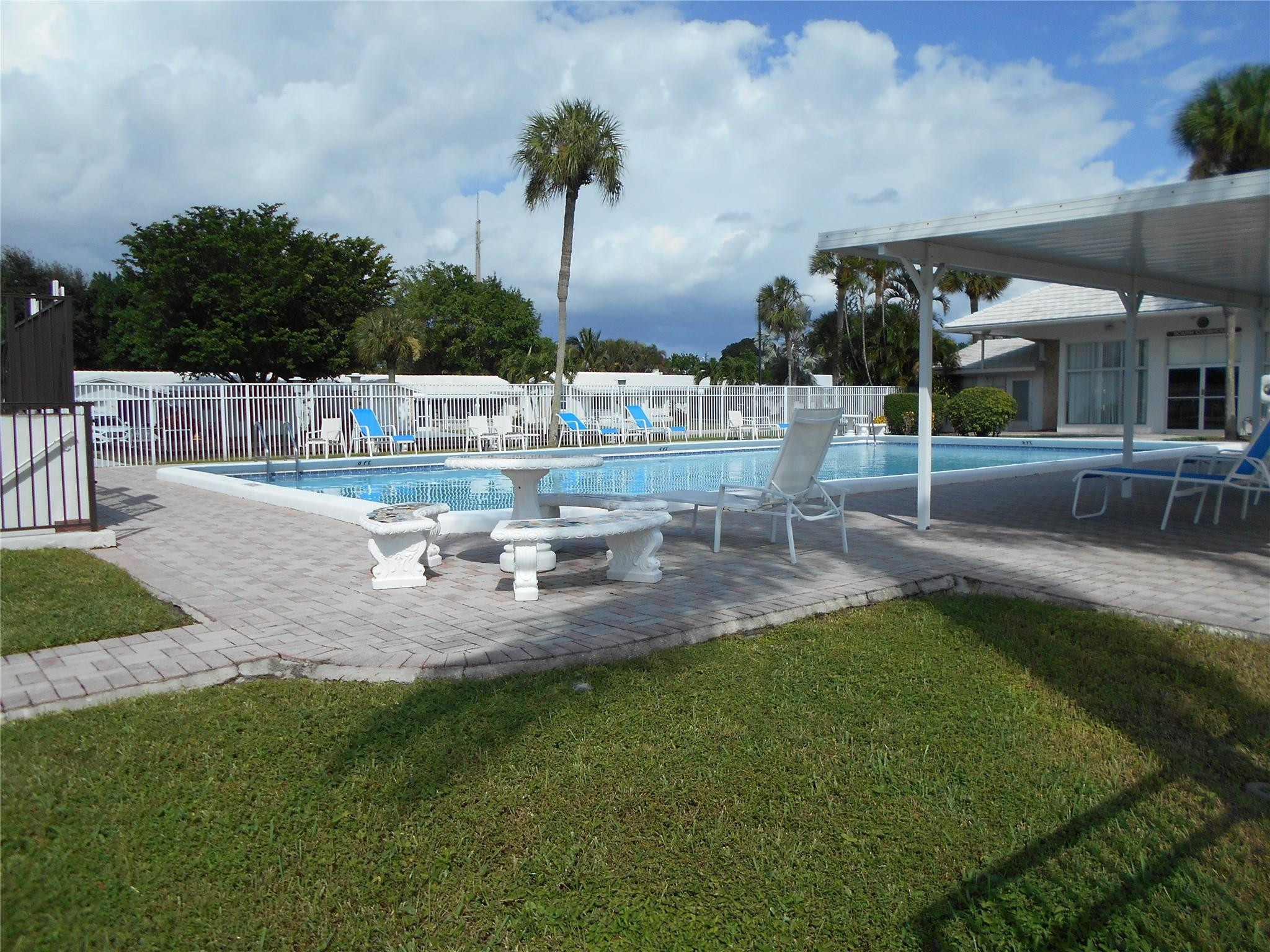150 NW 27th St