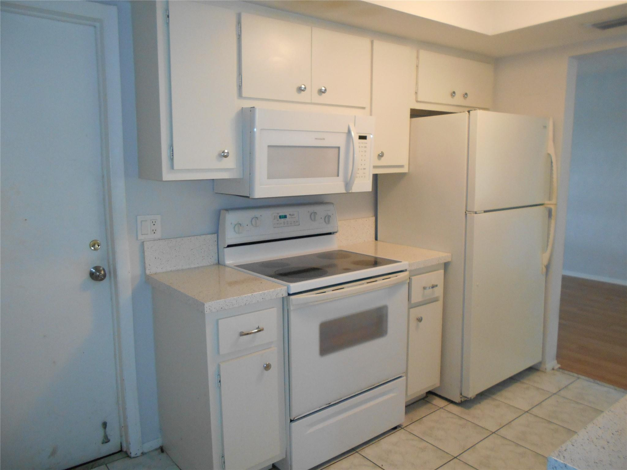 150 NW 27th St