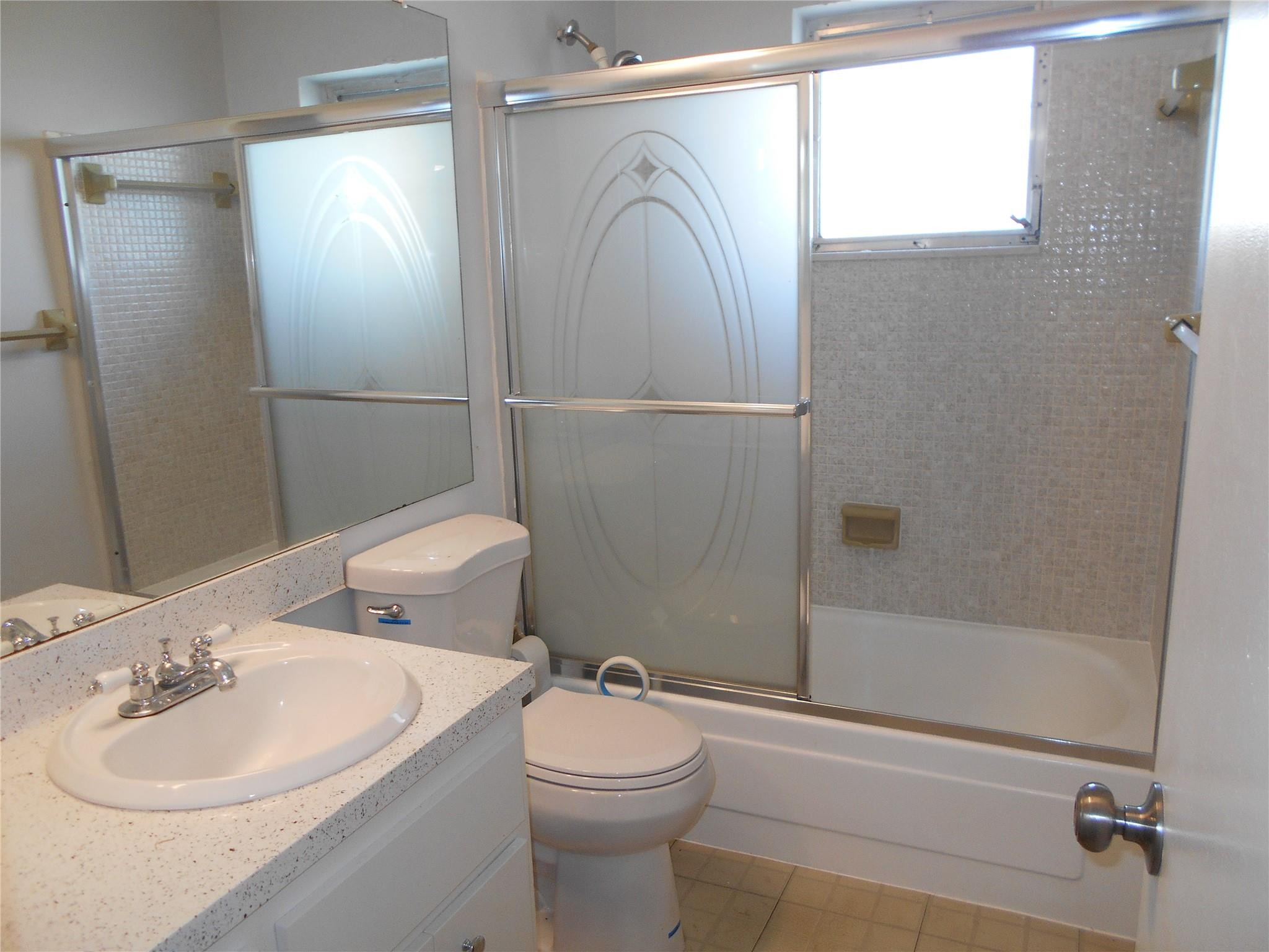 150 NW 27th St